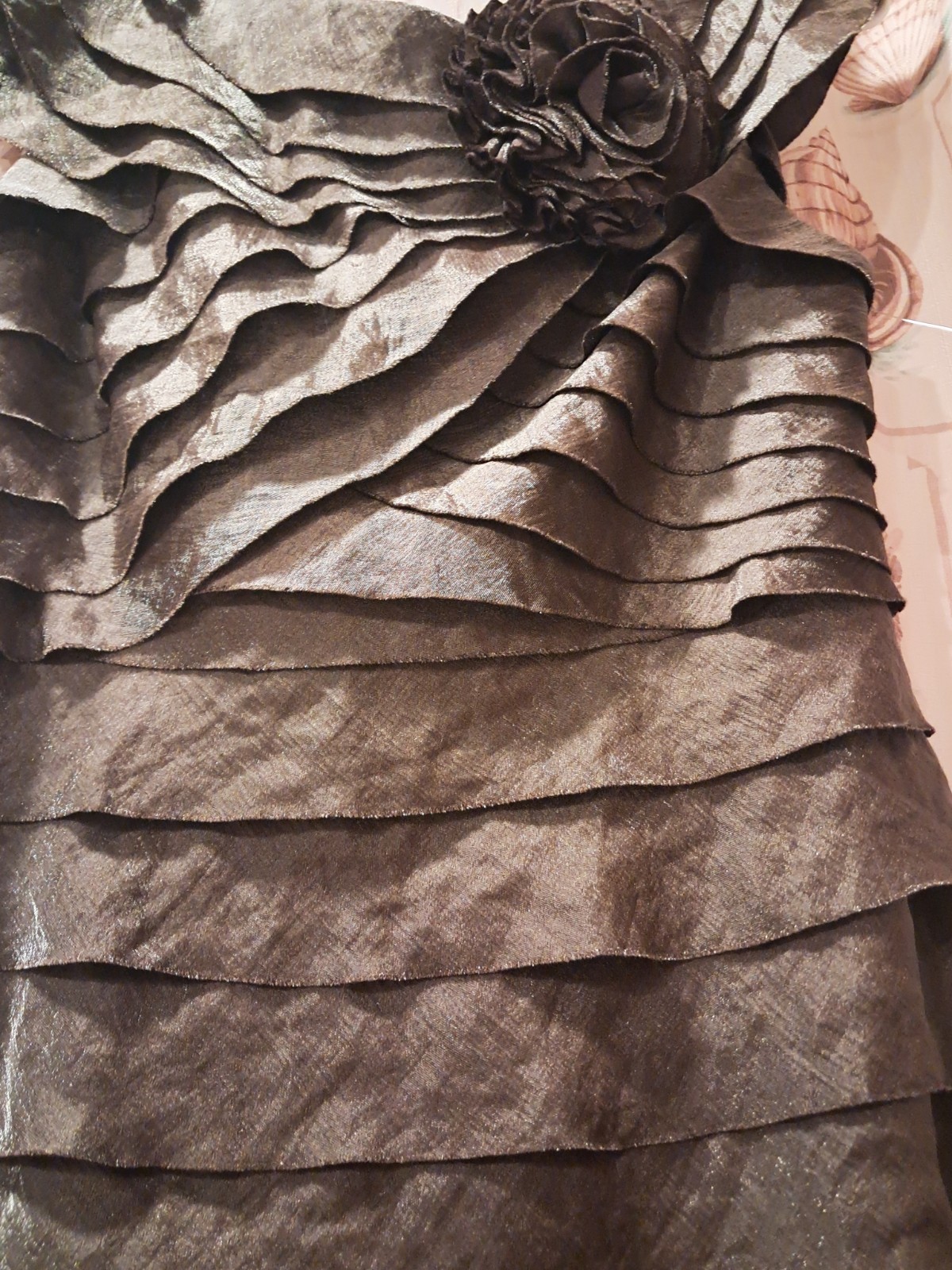London Times Brown Satin Sheath Dress Scoop Neck Sleeveless Ruffle Flower 8