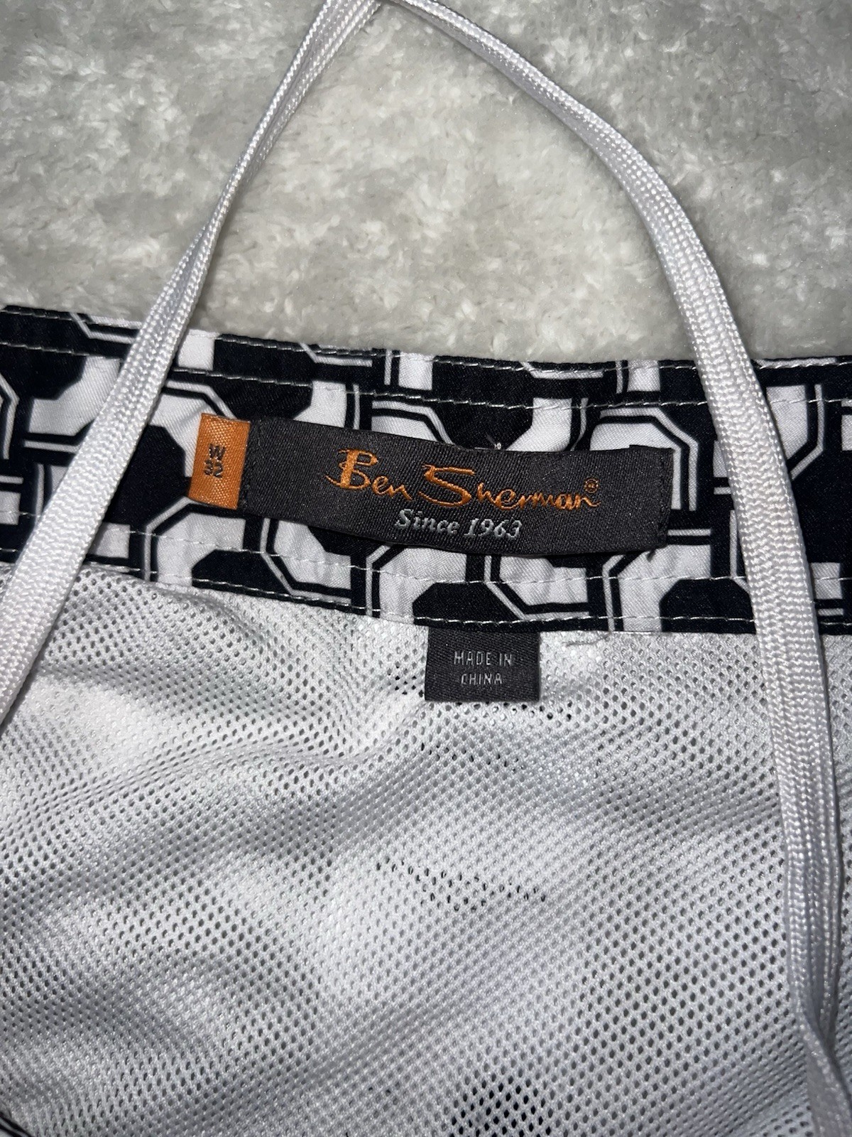 Ben Sherman Men’s Geometric Swim Shorts Drawstring Pockets Black/White W32