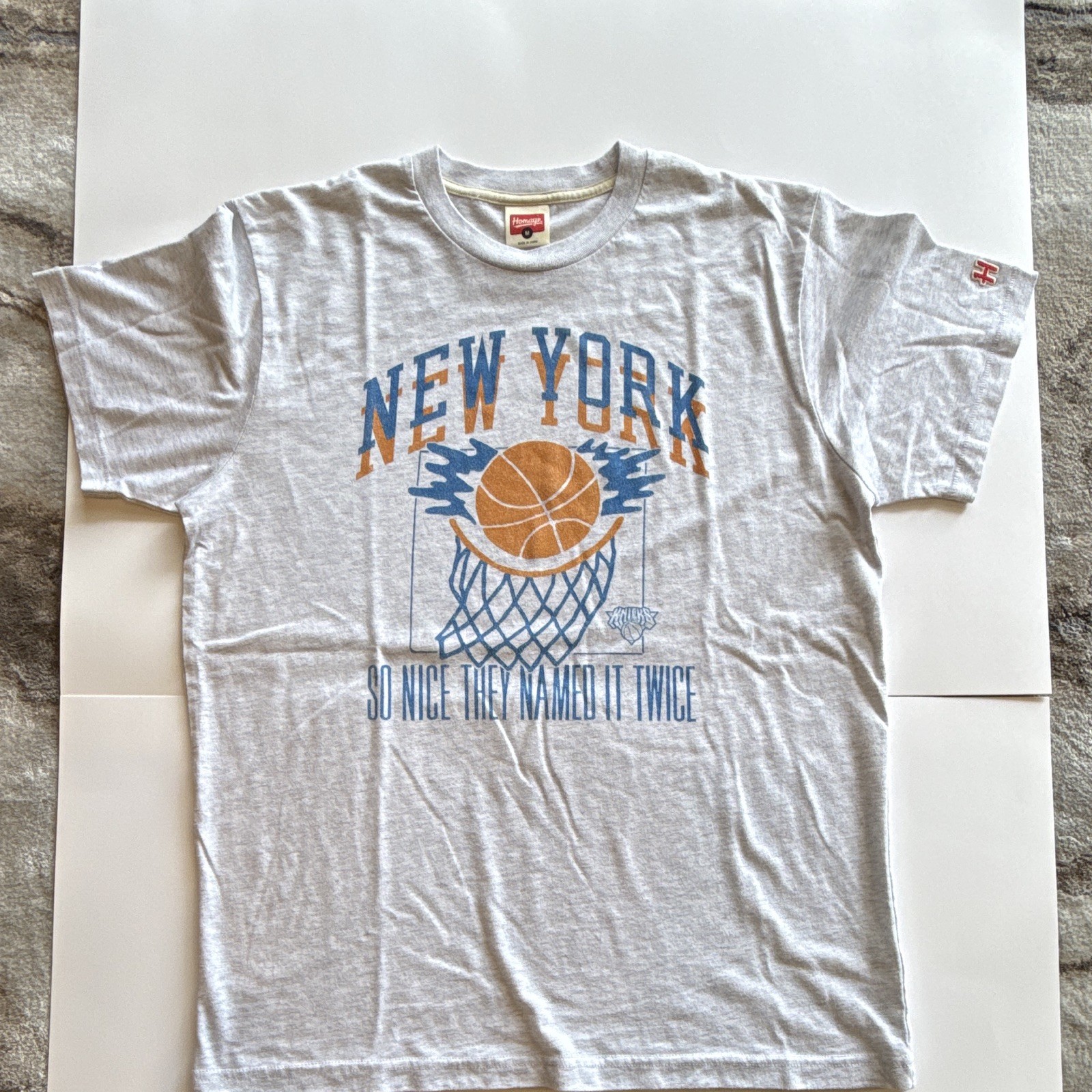 Homage New York Knicks NBA Men’s Crew Neck Graphic Gray Cotton T-Shirt Size M