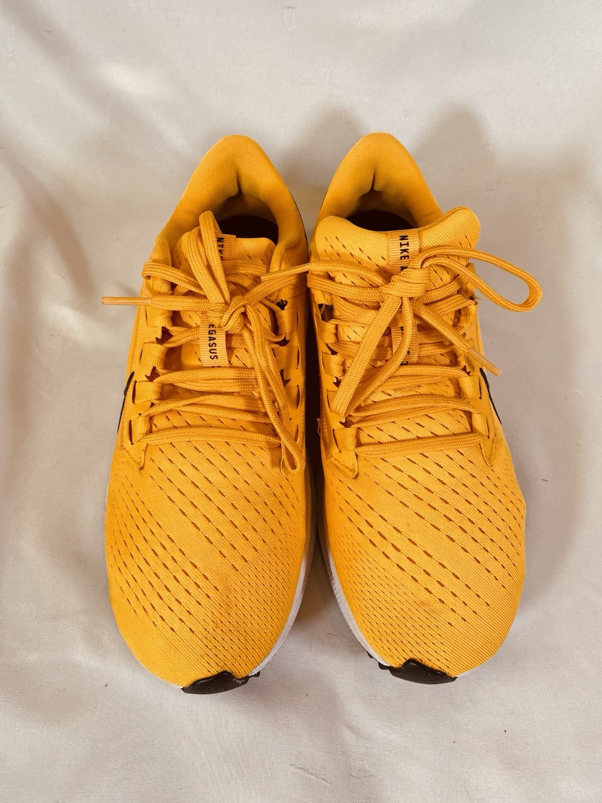 Nike Pegasus 38 Baylor Team Issued Men 6.5 Women 8 University Gold
