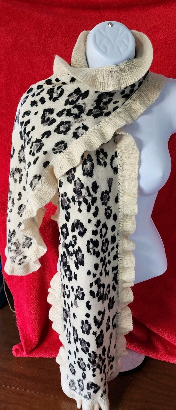 Nordstrom Leopard Print Scarf 90% Wool • 10% Cashmere Frill Rectangle 64″ x 10″