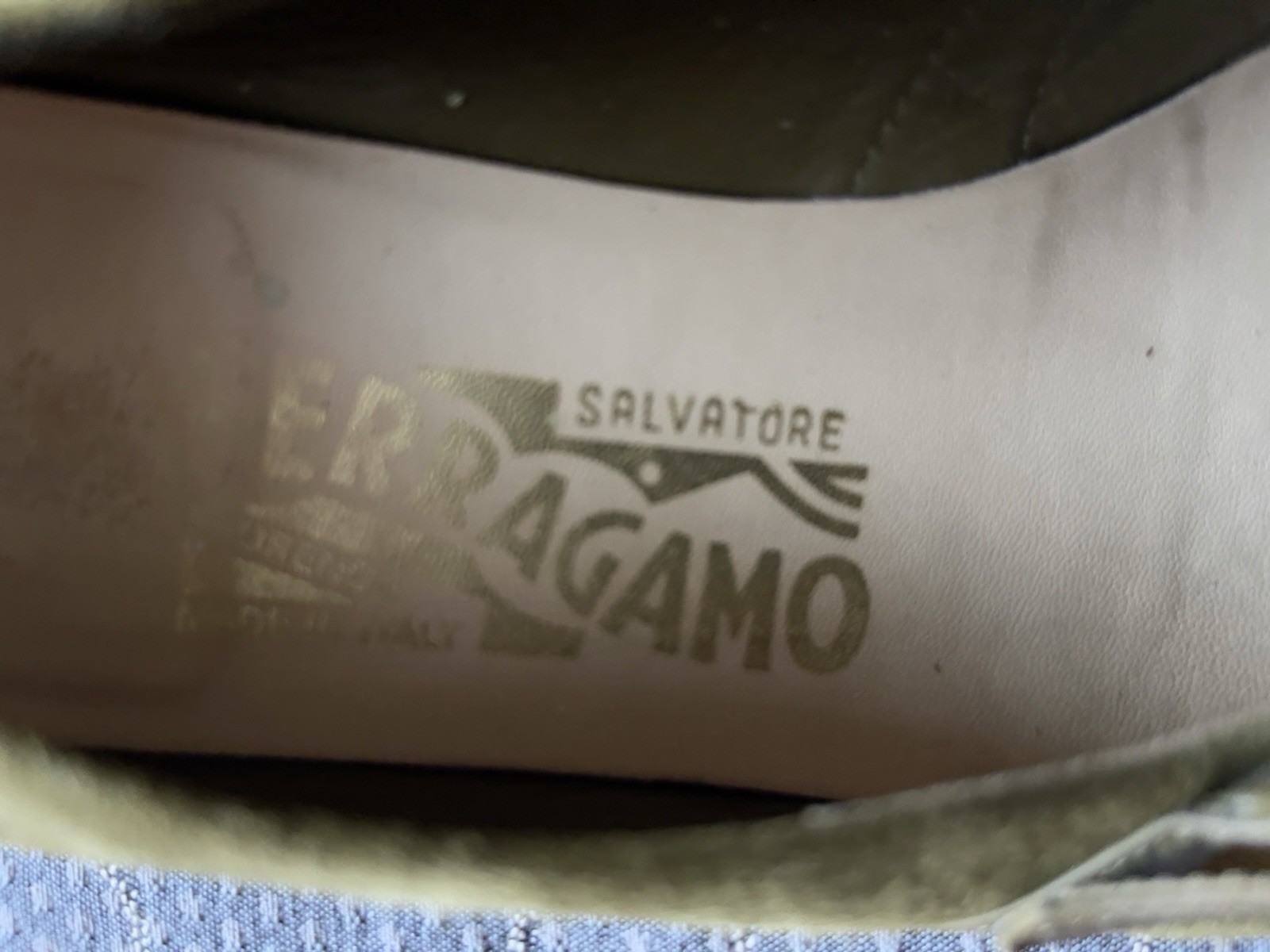 SALVATORE FERRAGAMO OLIVE GREEN SUEDE AUDREY MARY JANE FLATS WITH STRAP 6,5C