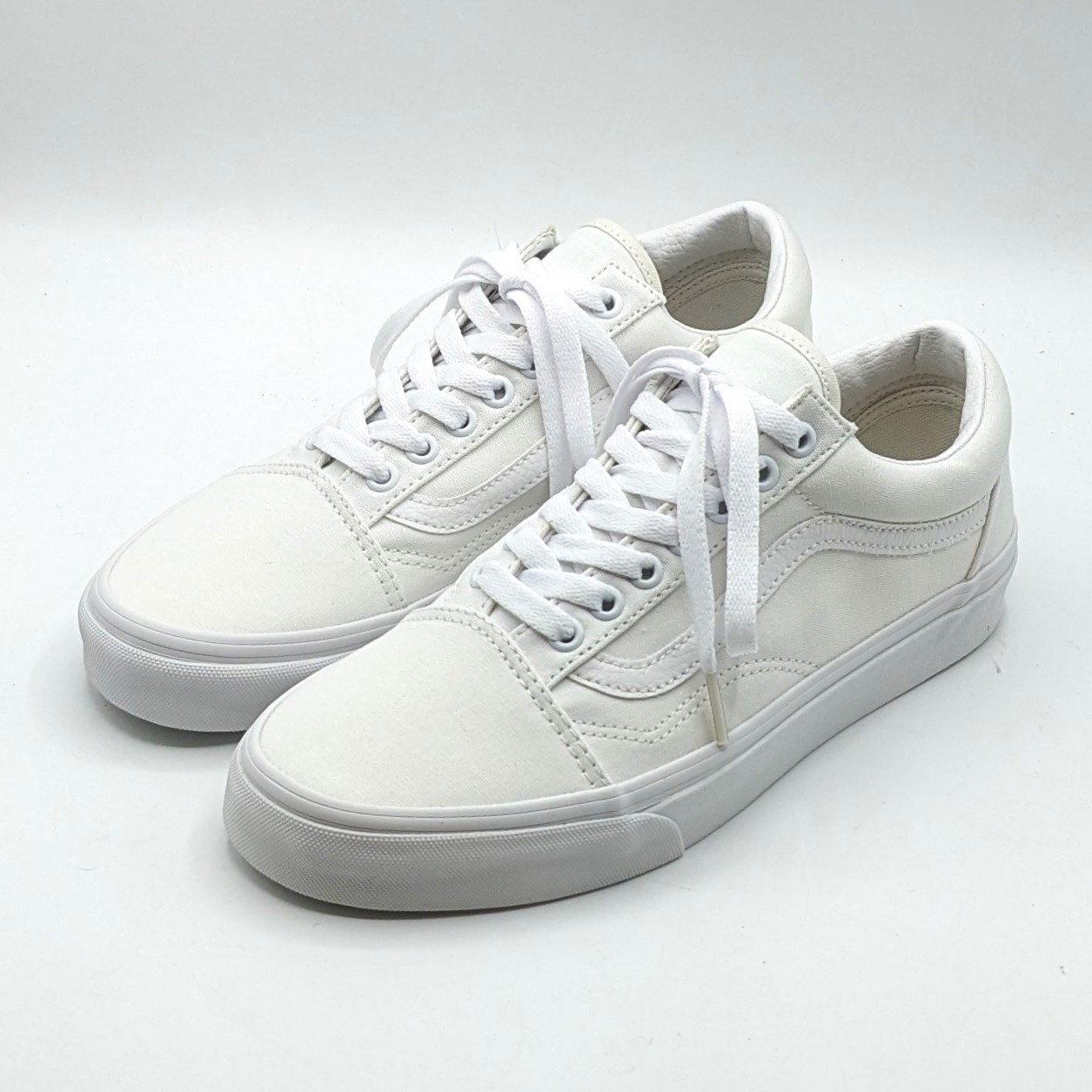 VANS “Old Skool Unisex Side Stripe Lace-Up” Sneaker (True White) Youth & Women’s