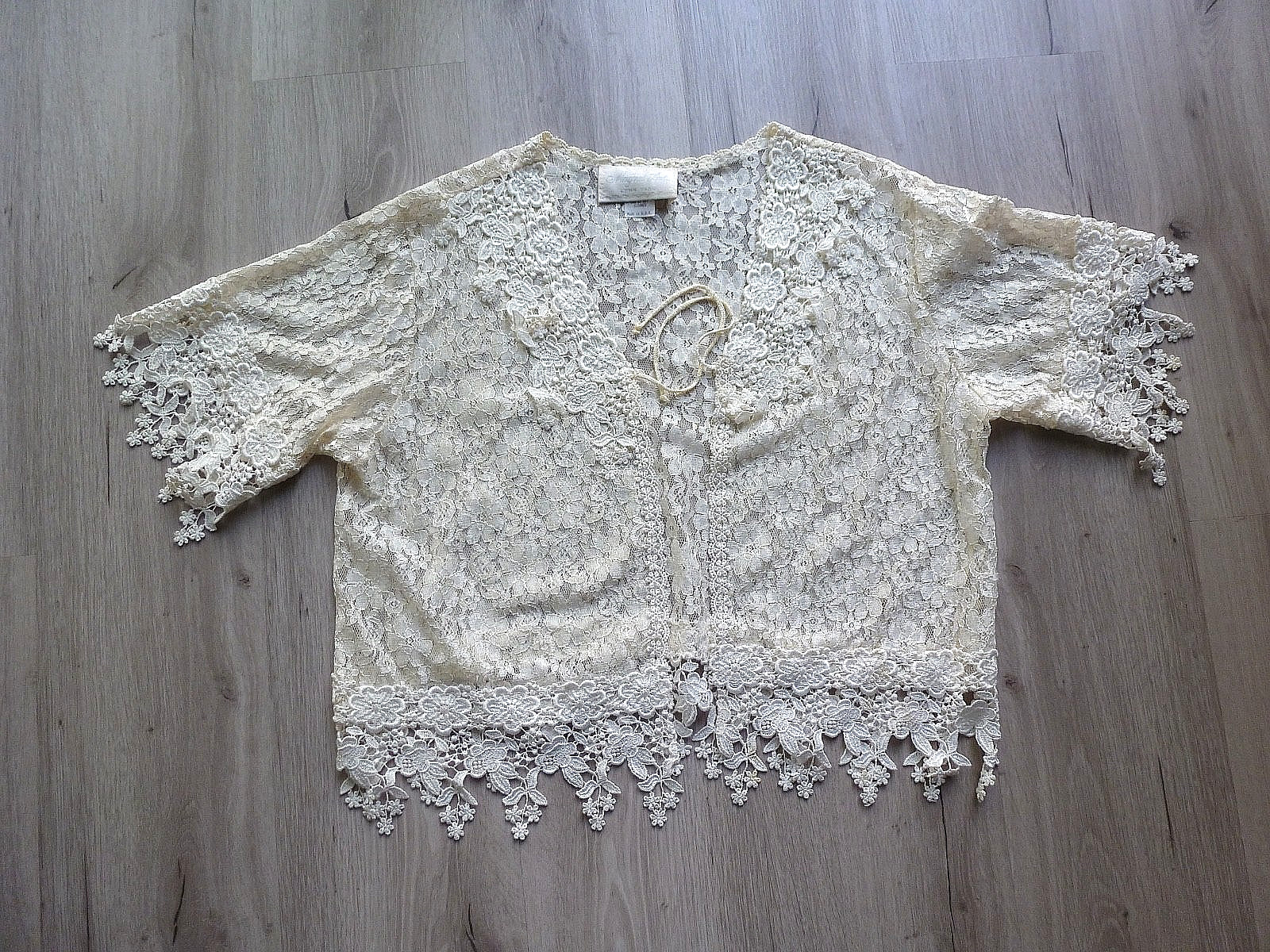 Vtg Magnet Art Lynn Yang Lace Cover Up Top S Embroidered Details Boho Festival