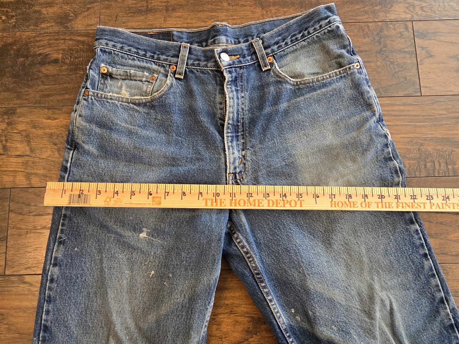 Levi’s 550 Relaxed Fit men’s jeans size 34×32. Paint Stains.LL-509. 1990