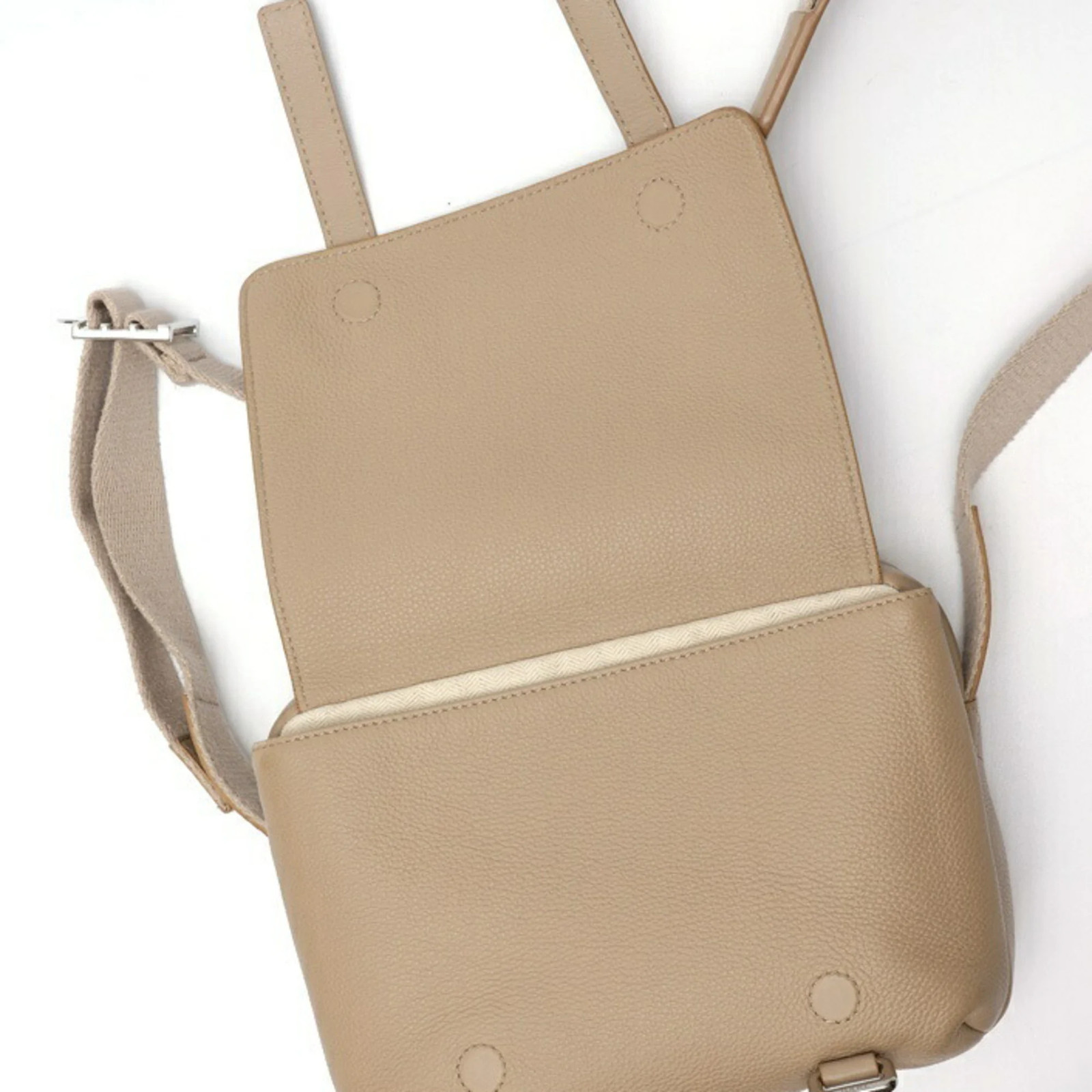Loewe military-style shoulder bag, leather, beige. GZl1gnuu
