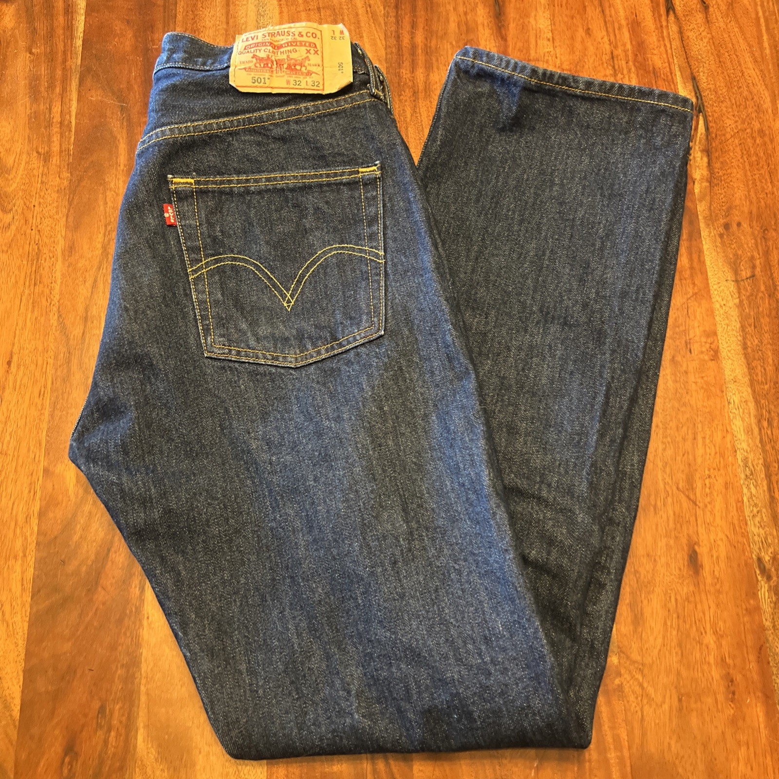 Vintage Levi’s 501xx 90s Blue Button Fly Denim Jeans 32×32 Excellent Condition