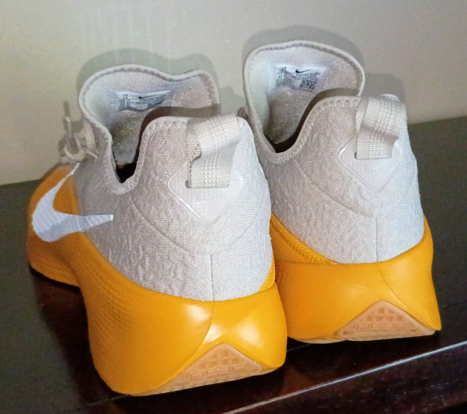 Nike LeBron TR 1 Cream Gold Leaf Men’s Size 15 FJ6151-202