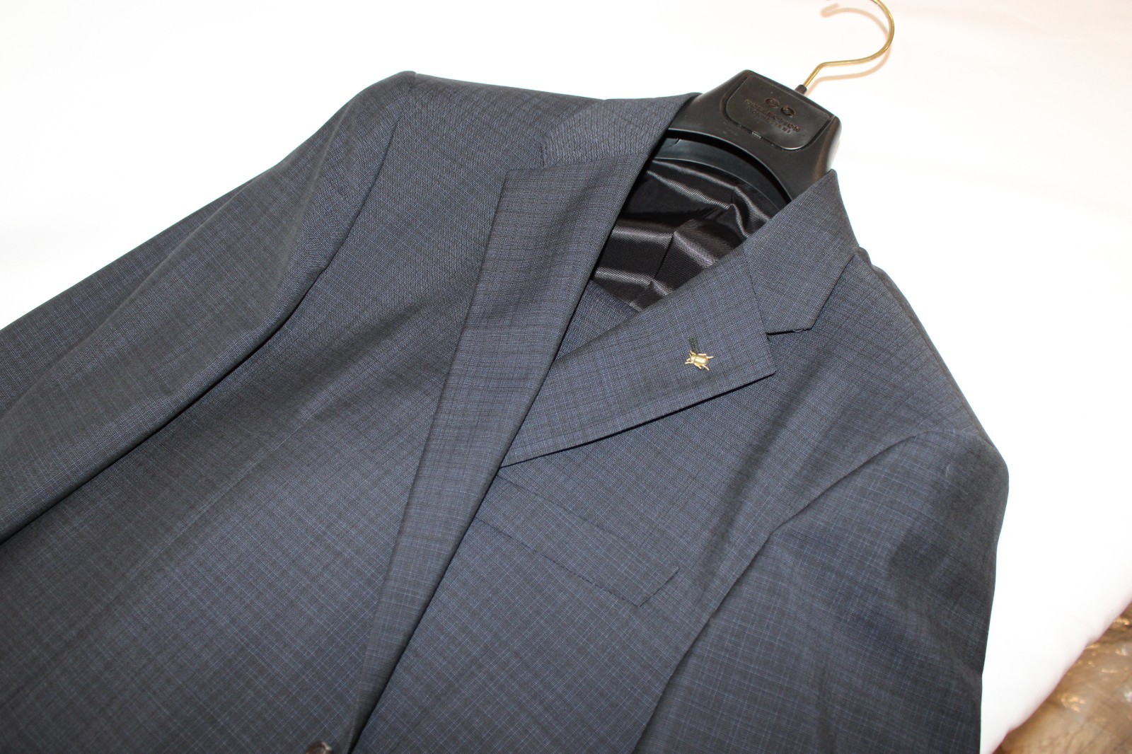 Corneliani Collection Virgin Wool Black Navy Plaid 2-Button Suit Size 42R $2995