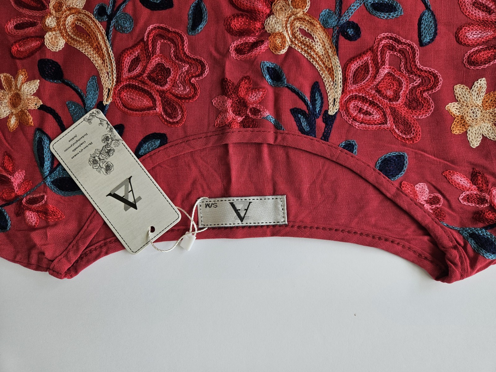 AZ Embroidered Flower Top S/M Reddish Bohemian Floral Viscose Short Sleeve NWT