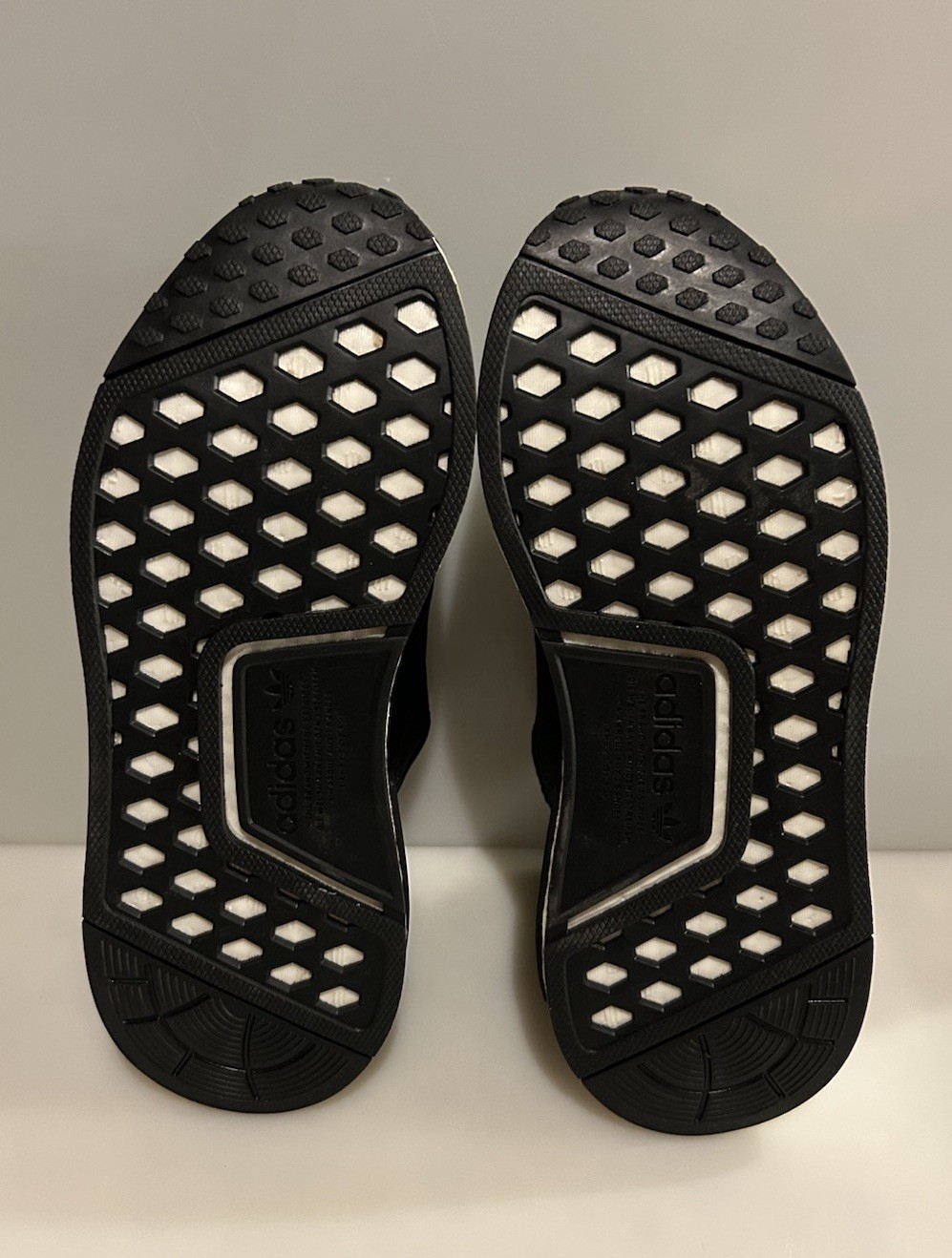 New Adidas NMD R1 Refined Black Running Shoes – Youth Size 5 / EU37 1/3 (Wm 6)