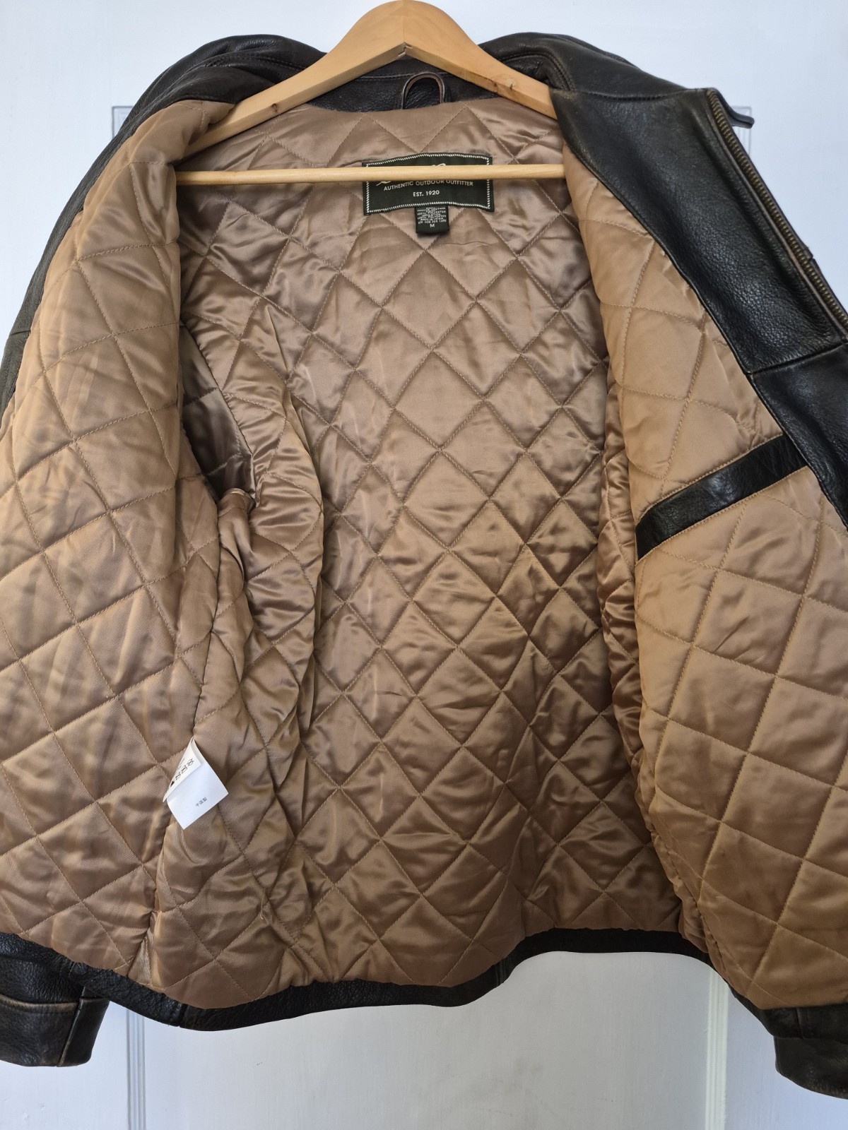 Eddie Bauer Men’s Black Leather Jacket Size M Full Zip Quilted Lined Pockets