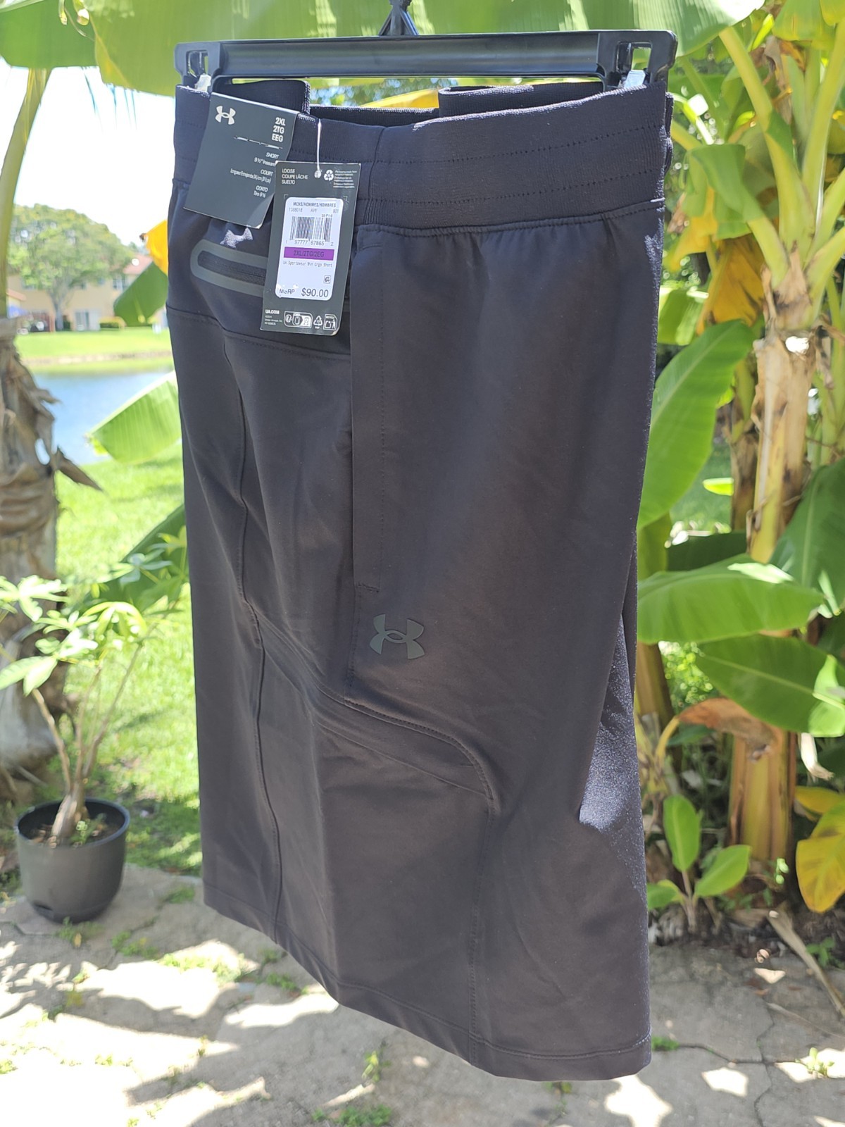 Men’s Size 2XLUnder Armour Sportswear Men’s Woven Cargo Shorts 1388018 001 Black