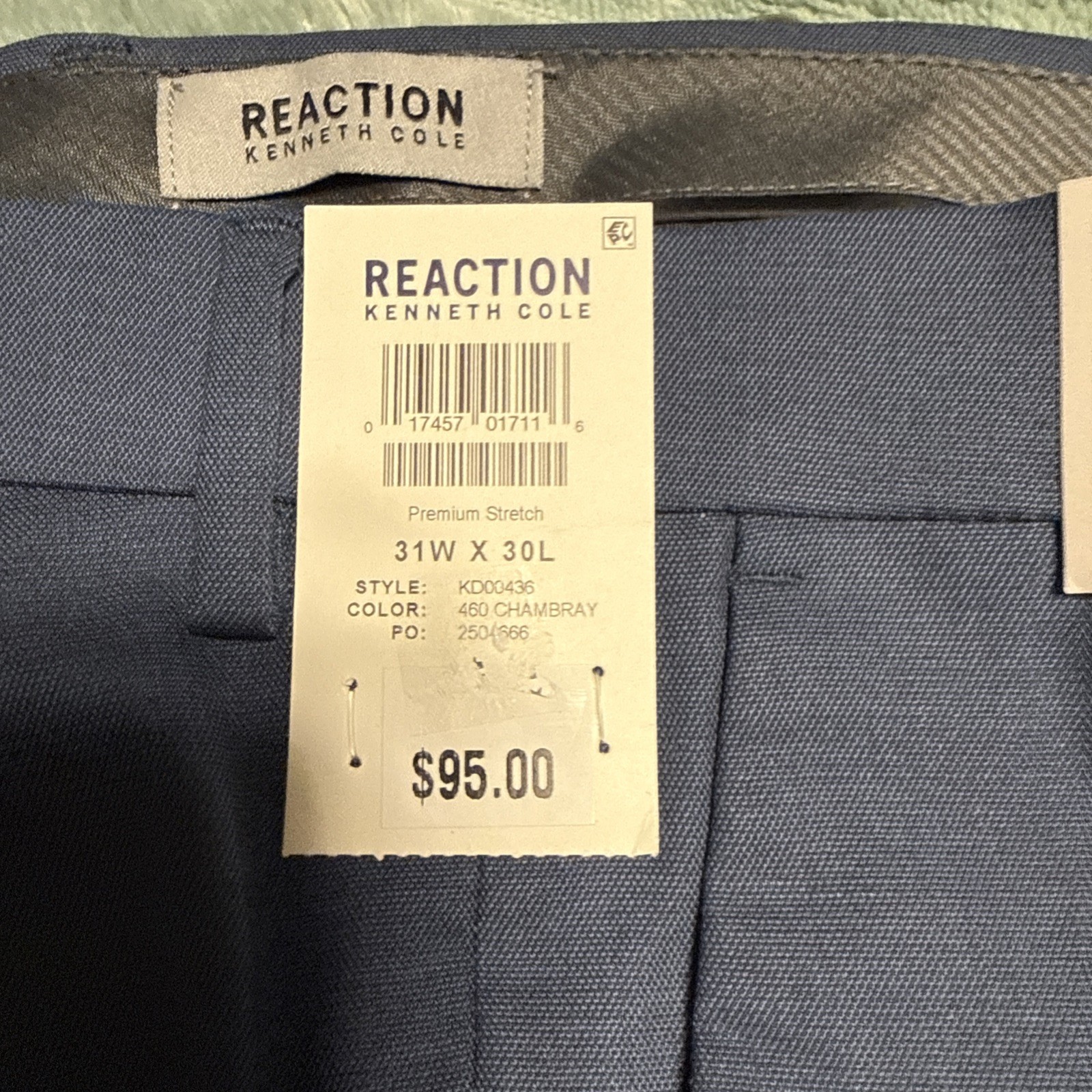 NWT Kenneth Cole Reaction Men’s Slim Fit Chambray, 31Wx30L
