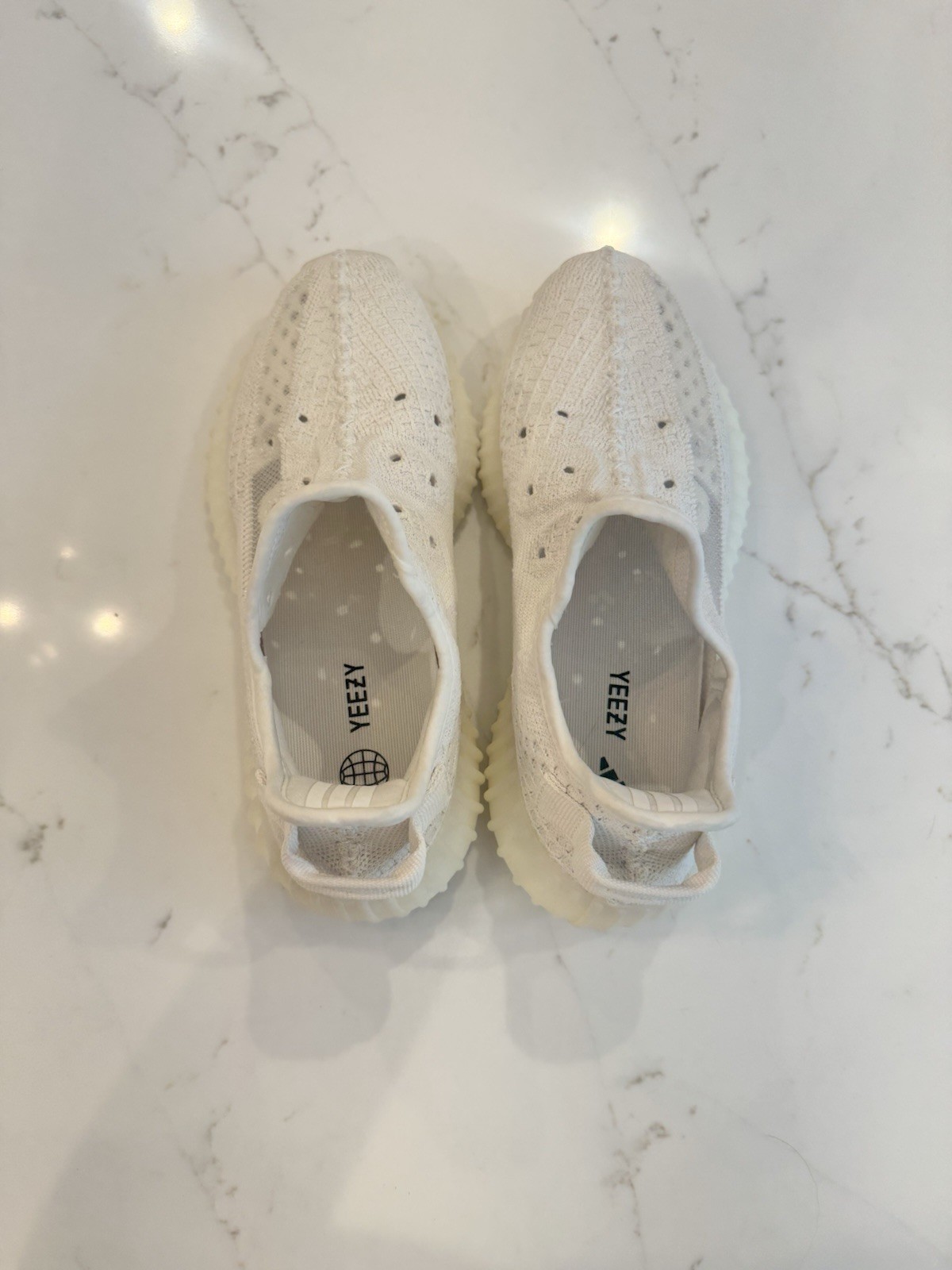 adidas Yeezy Boost 350 V2 – Pre-Owned – Great Condition – Includes Extra Laces