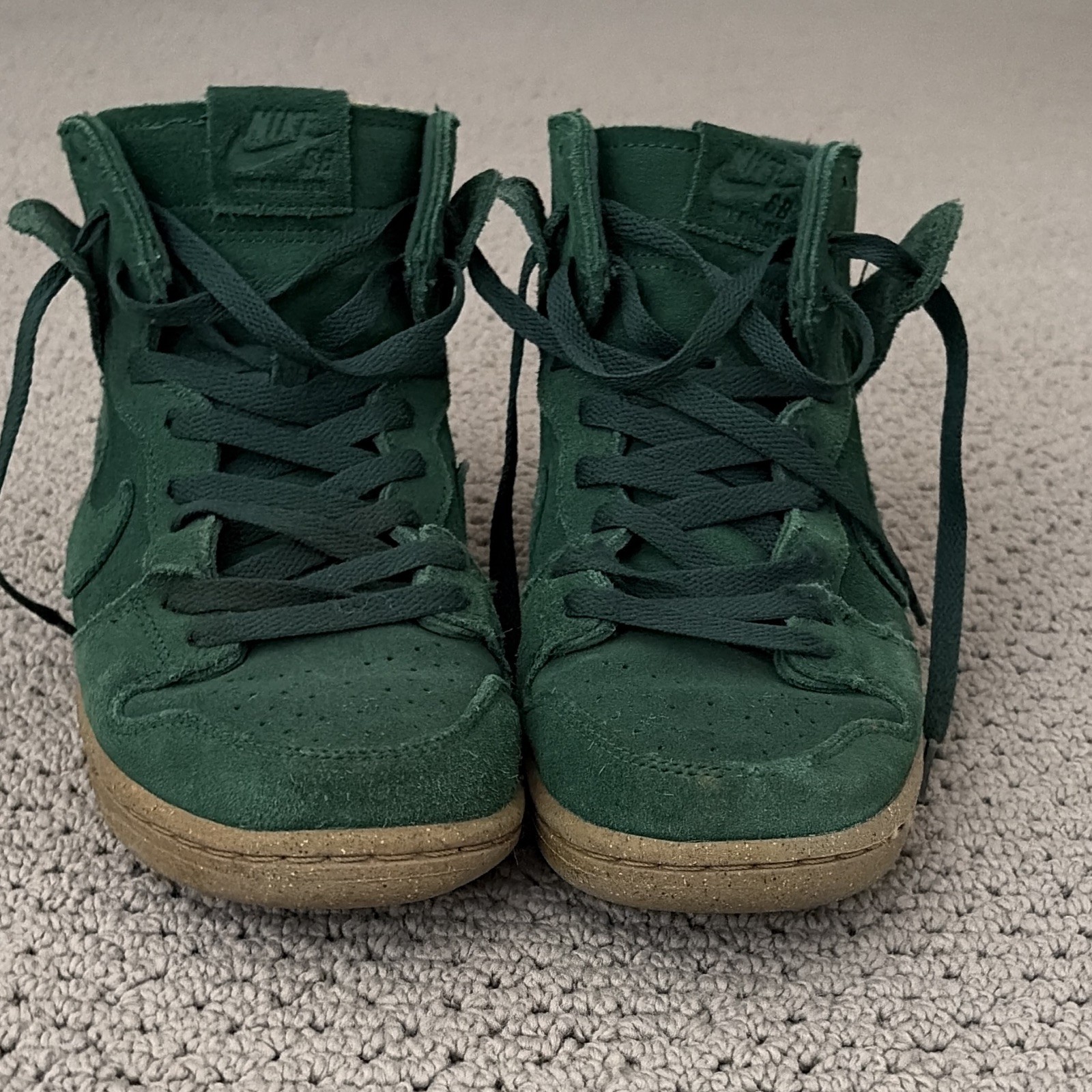 Nike SB Dunk High Men’s Green Suede High-Top Lace-Up Sneakers Gum Sole