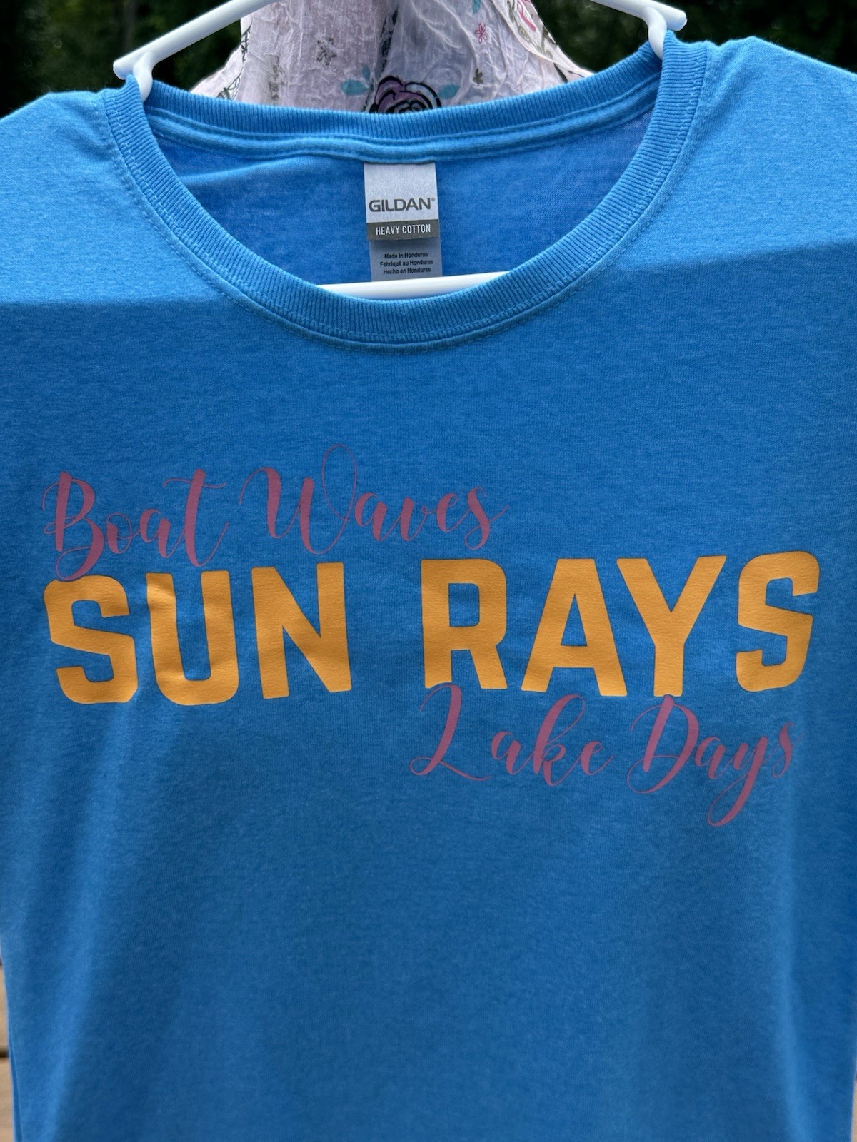 NWOT Blue Shirt With The Words Boat Waves Sun Rays Lake Days Size Small Gildan