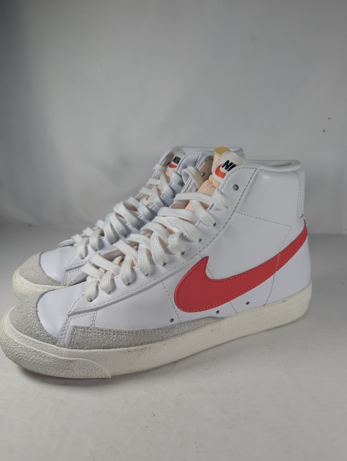 Nike Blazer Mid ’77 Vintage Sneakers Shoes White Habanero Red Medium Blue Size 8