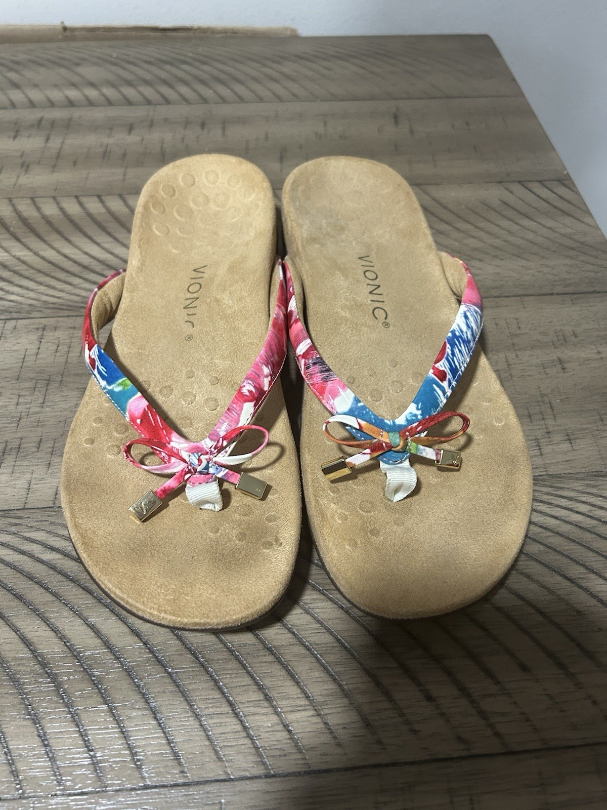 Vionic Bella II Thong Sandals Decorative Bow Floral-Print Red, Green, Brown 8.5