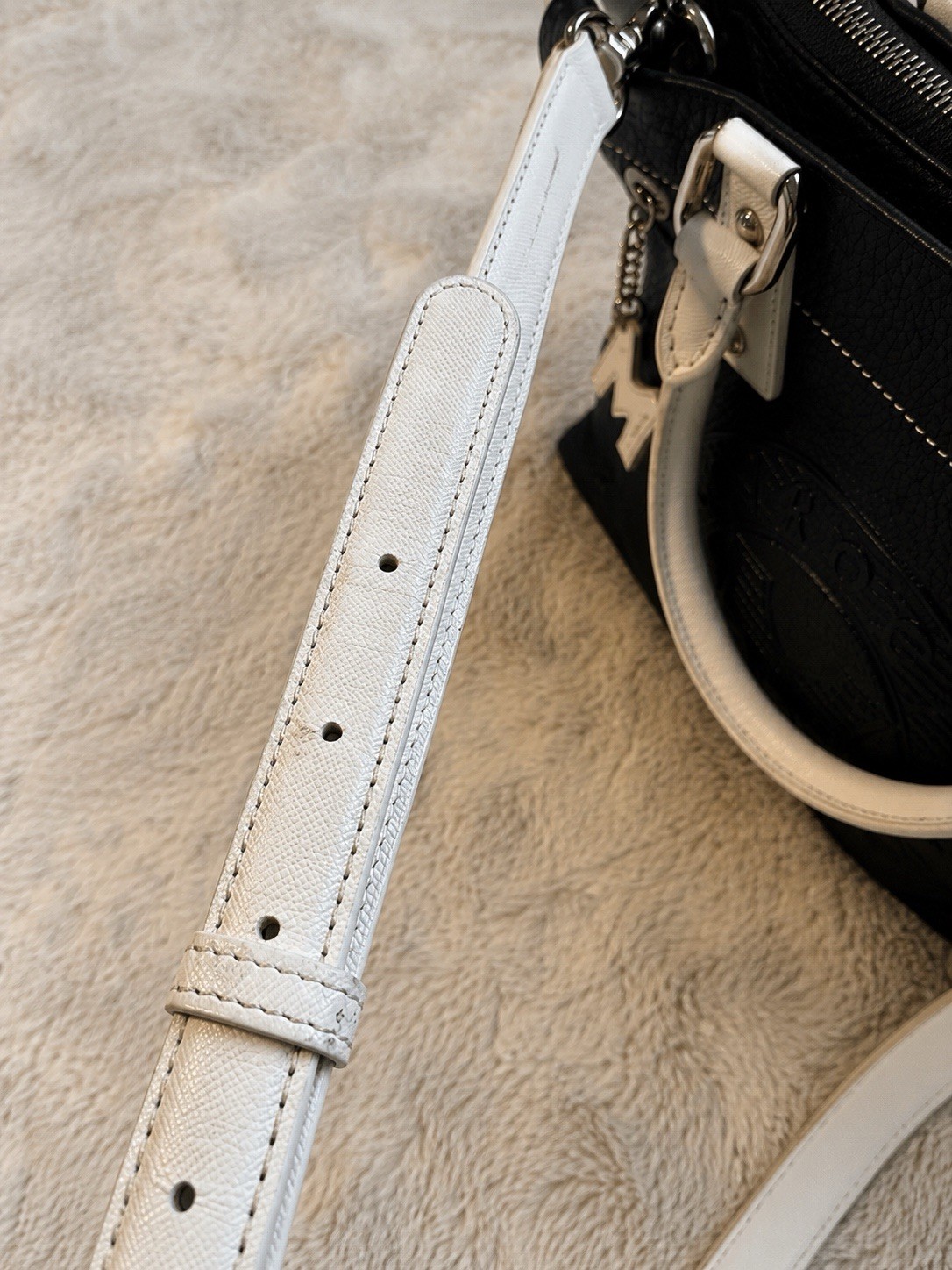 Metrocity Black Off White Logo Satchel Tote Crossbody Bag Faux Leather EUC