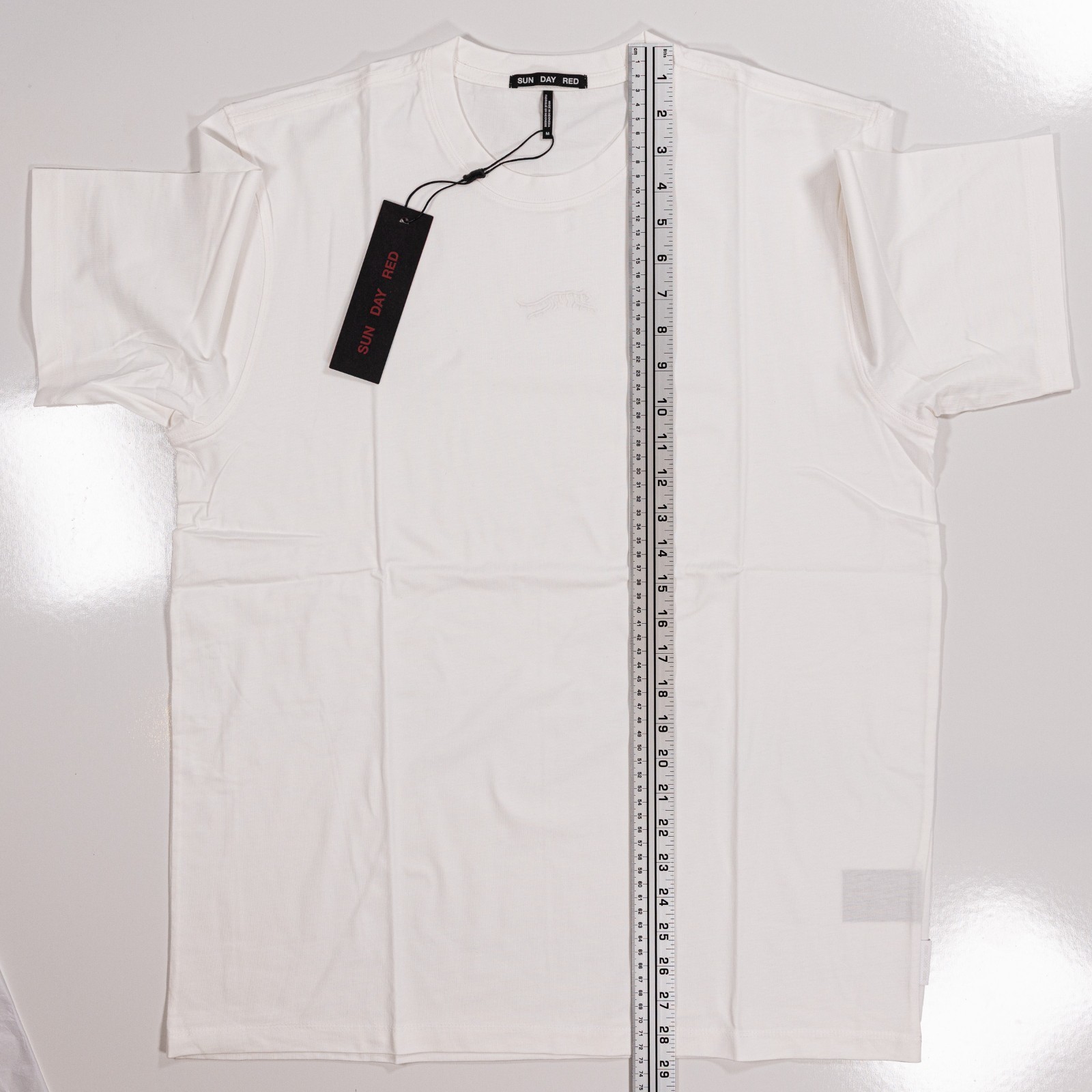 Sun Day Red SSDK Energy White T Shirt Mens M Tiger Woods NWT