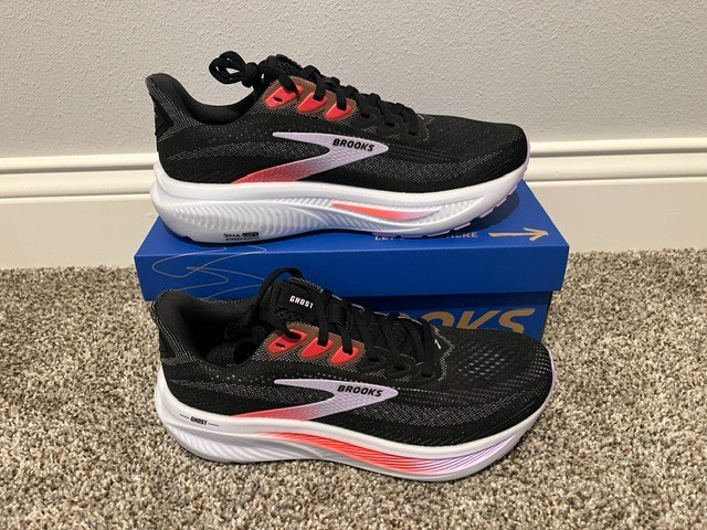 Women’s Size 8 Brooks Ghost 17 Running Shoes New In Box Black/Purple/Coral