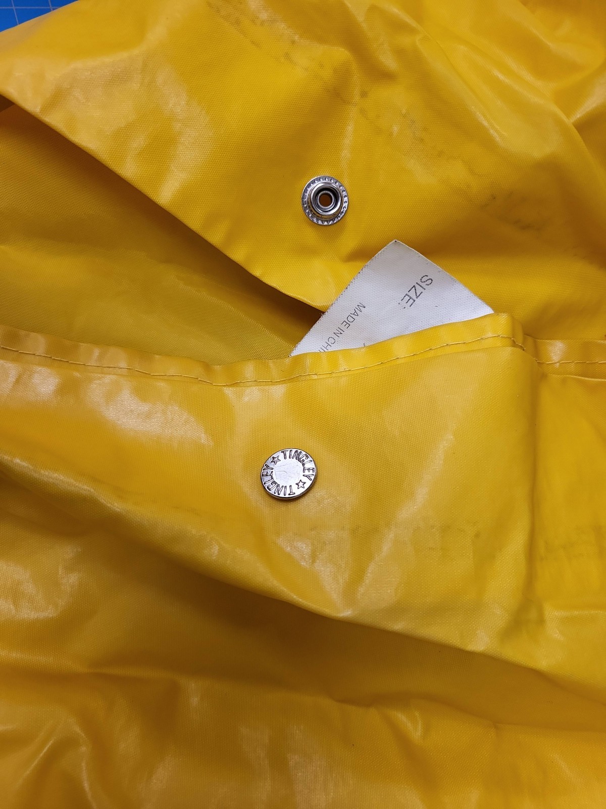 Tingley Men’s XL Yellow Raincoat Jacket Snap Front Heavy Duty Waterproof Slicker