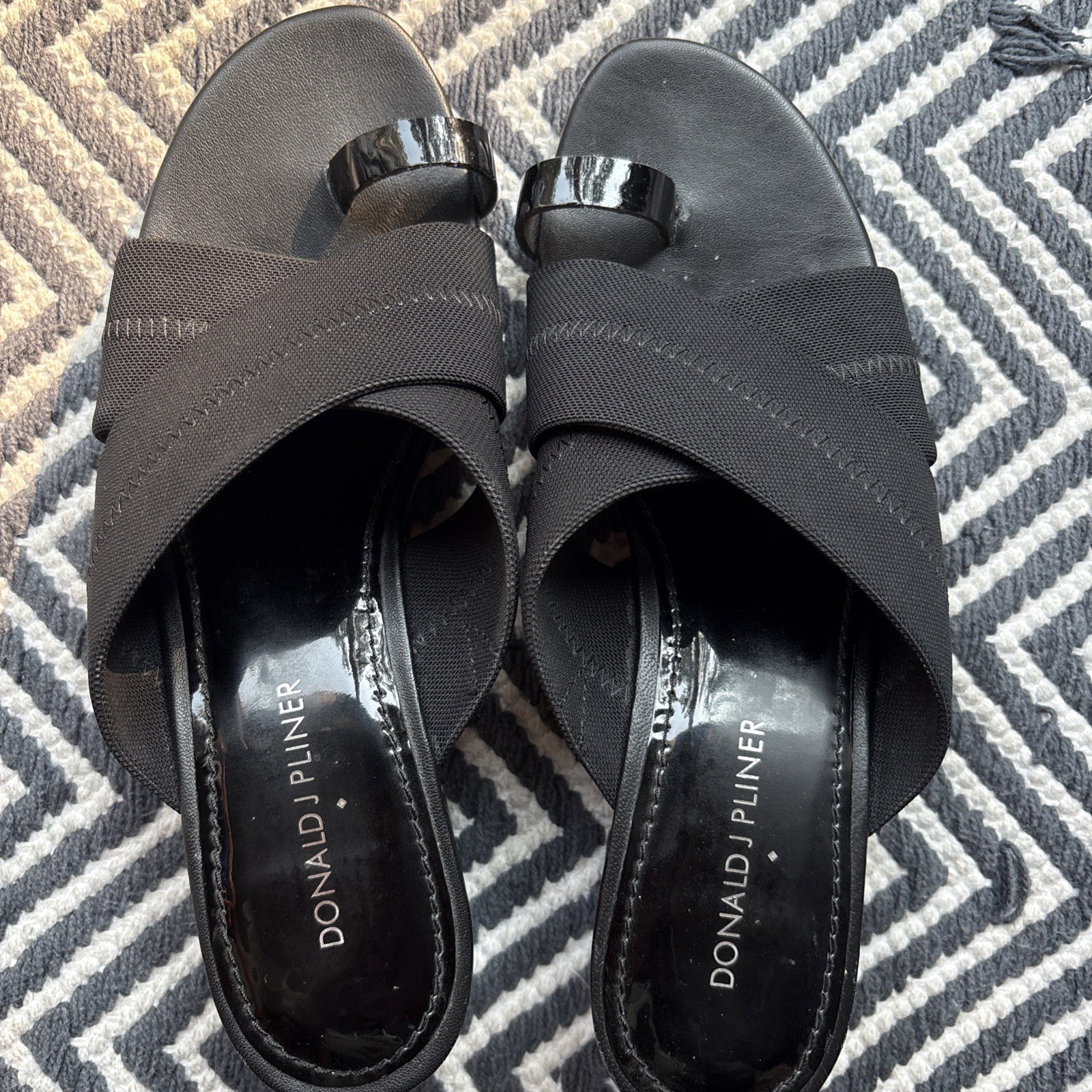 Donald J Pliner Mara Black Slip-On Sandals Size 7