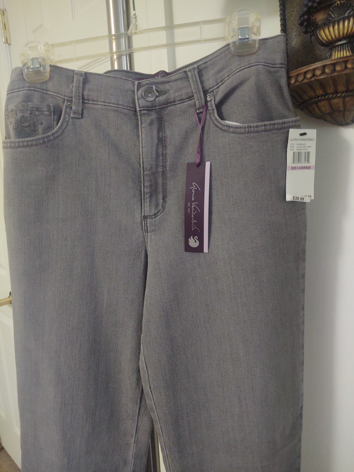Gloria Vanderbilt Ladies’ Amanda Stretch Denim Jeans – Grey Wash 6 NWT