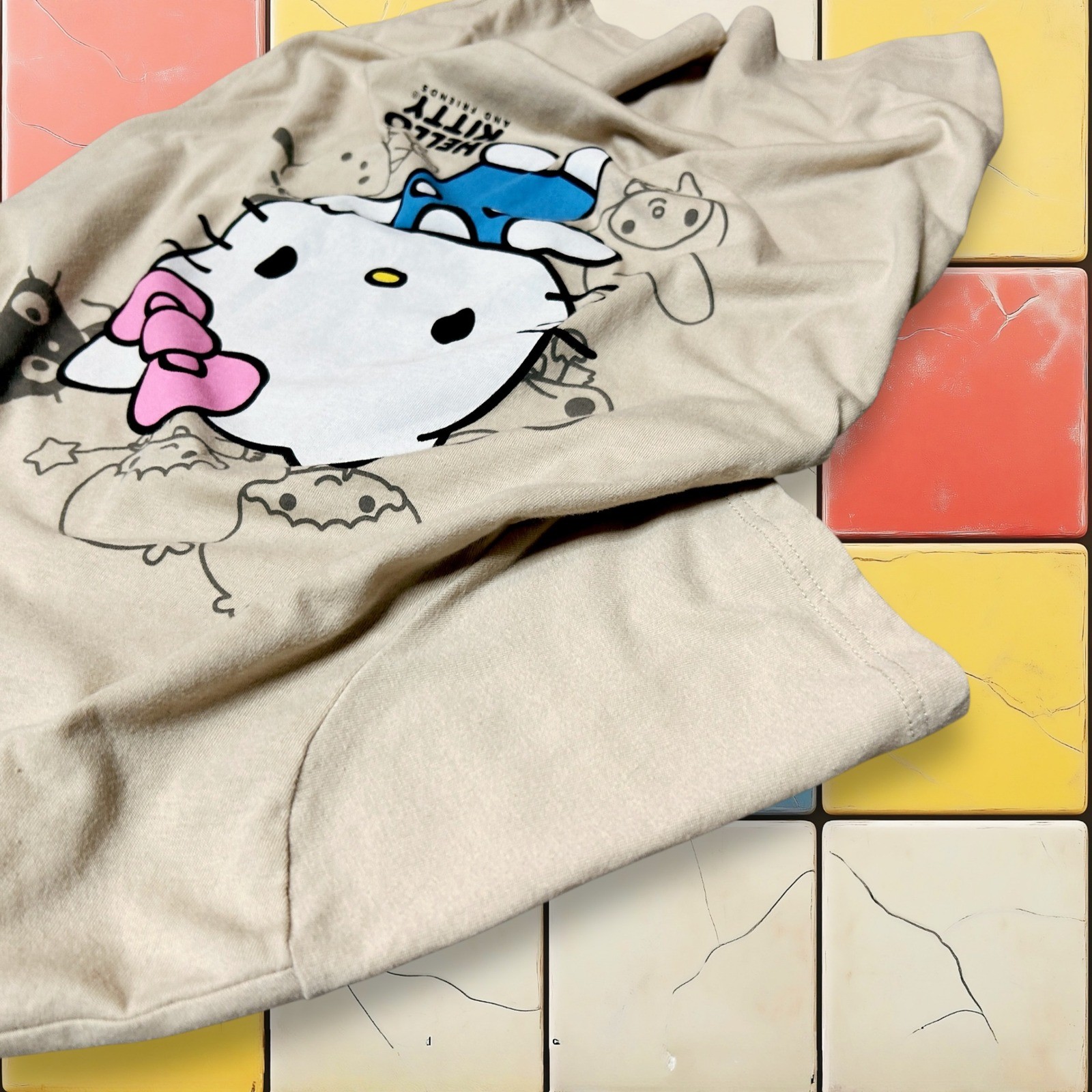 Y2K Hello Kitty Sanrio Tee Womens XS Beige Japan Kawaii Graphic Cartoon T-Shirt