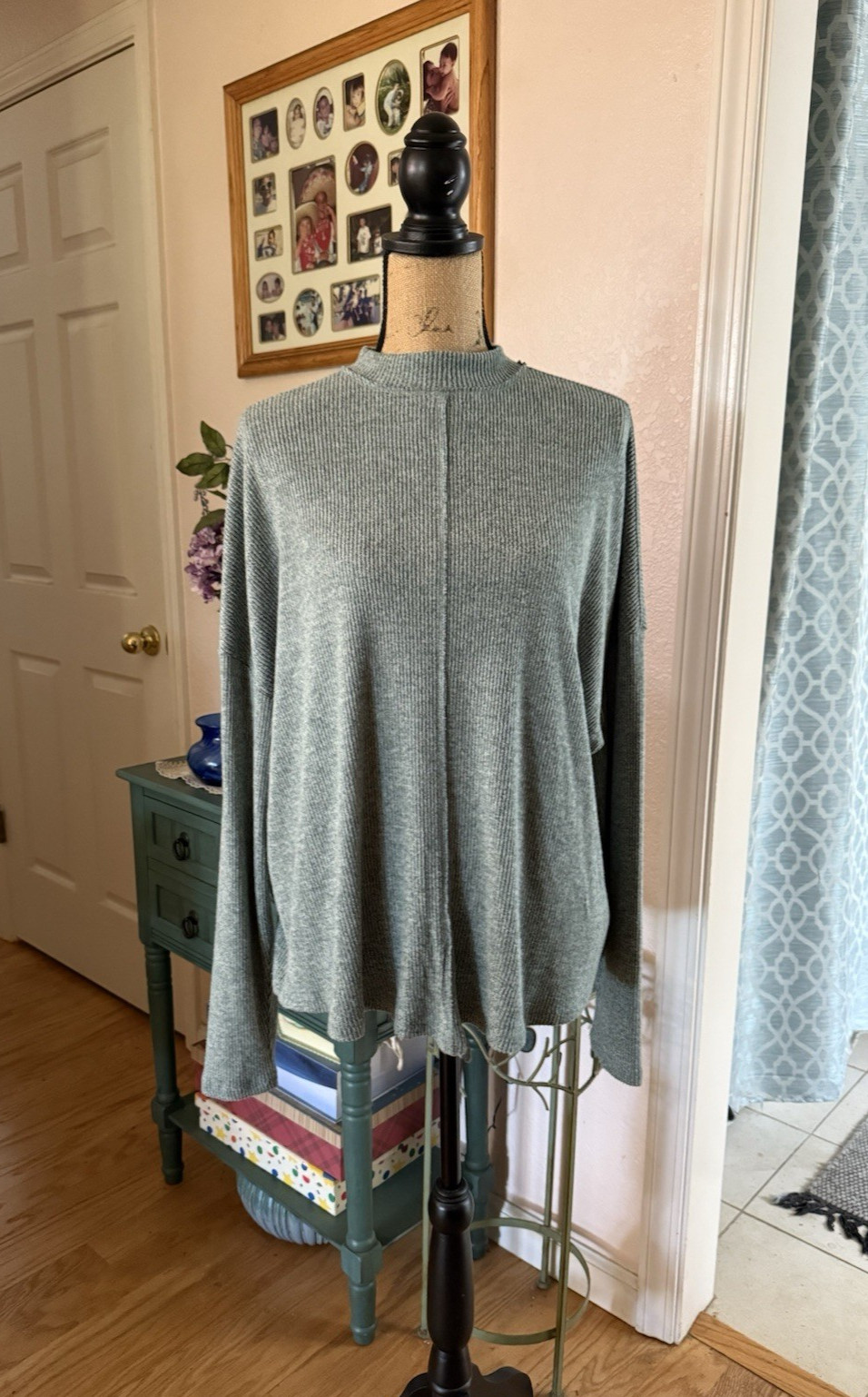 SO “SUPER COZY TOP” Sweater Sage Green, Mock Neck, Long Sleeve Size L