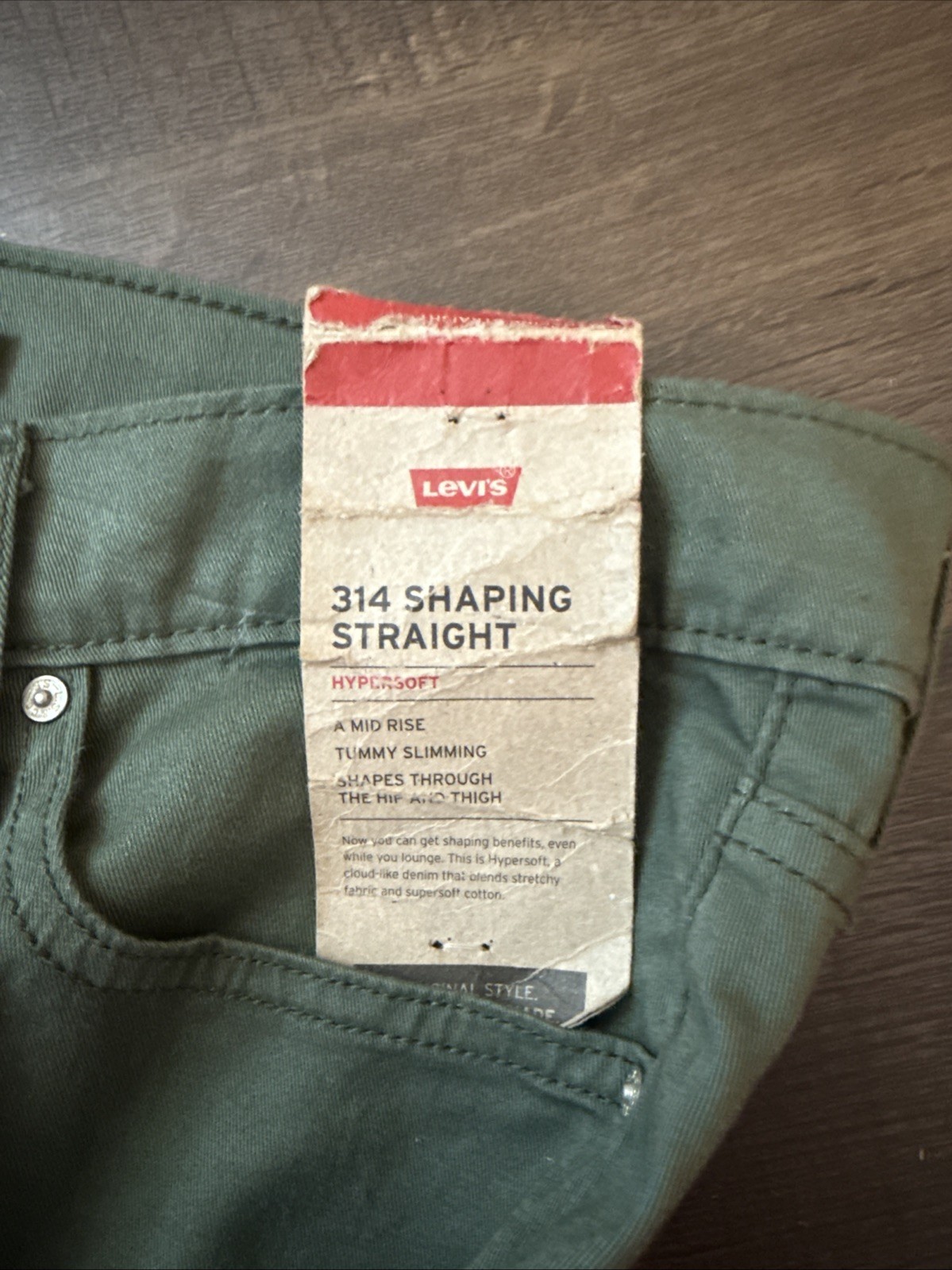 LEVIS 314 SHAPING STRAIGHT JEANS HYPERSOFT MID RISE SIZE 31 X 30. NEW $69.50