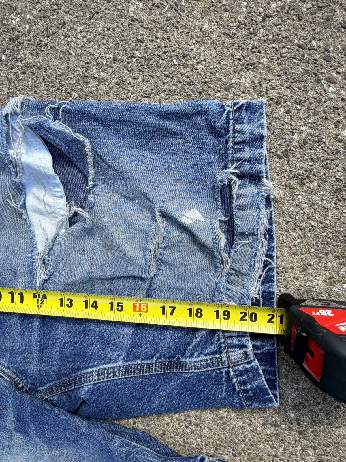 Vintage Carhartt Carpenter Jorts, 32 Waist 9 Inch Inseam, 20 Inches Long, Y2K