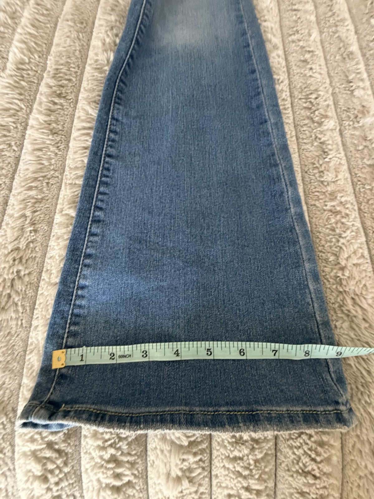 NWT Levi’s 726 High Rise Flare Jeans Women’s Size 26×32 Medium Wash Denim