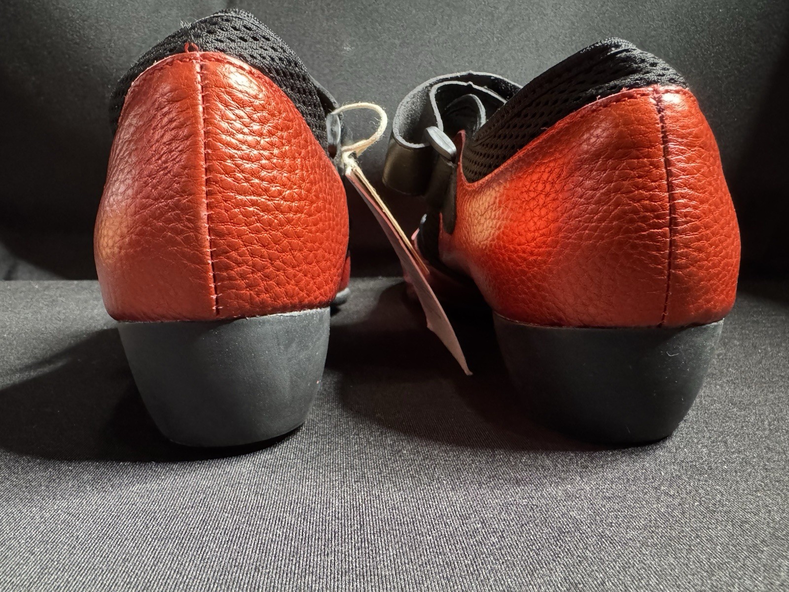 Womens Dance Practice Shoes Closed Toe Split Sole $45.55 Size 8.5 RED/BLACK
