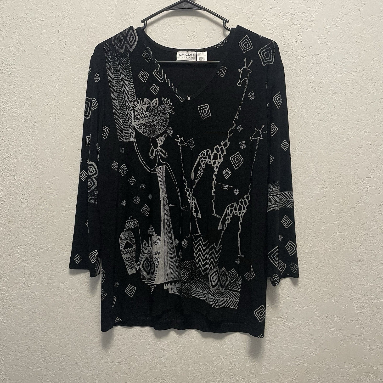 Chico’s Travelers XL Stretchy Knit Black Tunic Women Giraffe Graphic Slinky ￼
