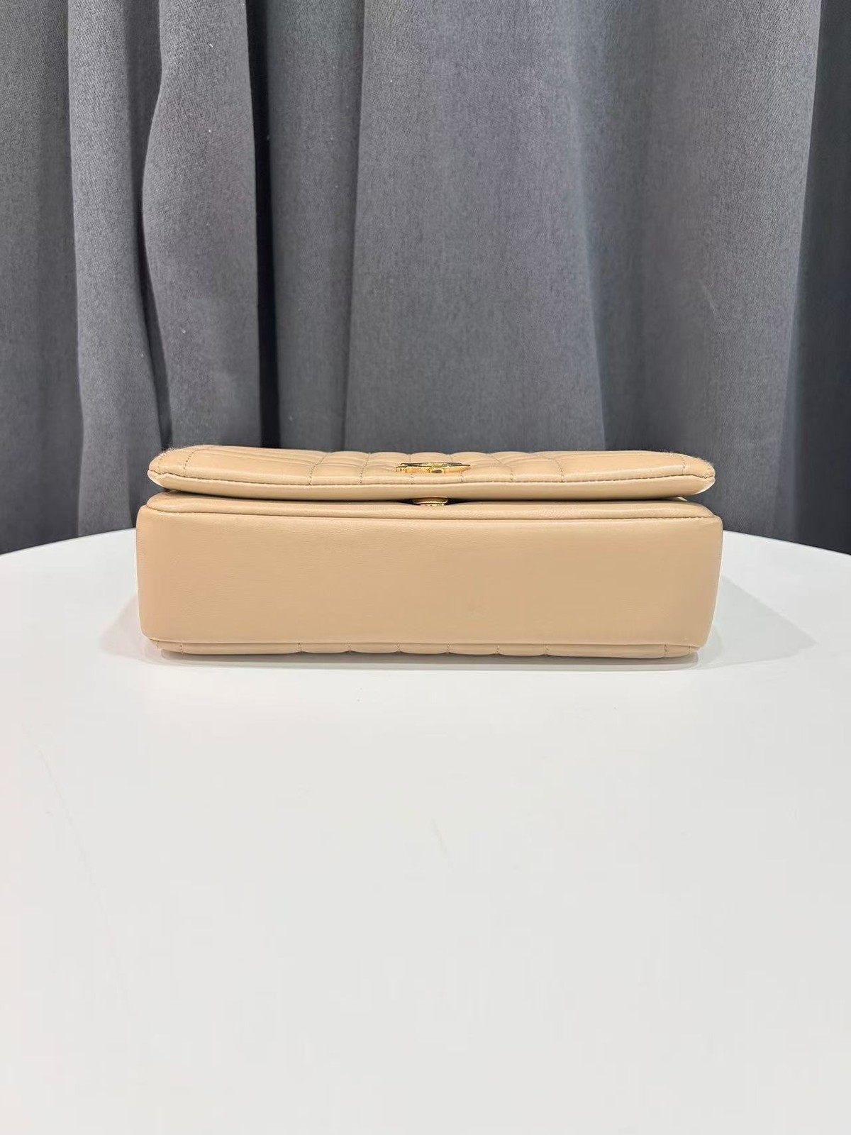 Authentic Burberry Lola Quilted Beige Lambskin Chain Crossbody Bag Italy