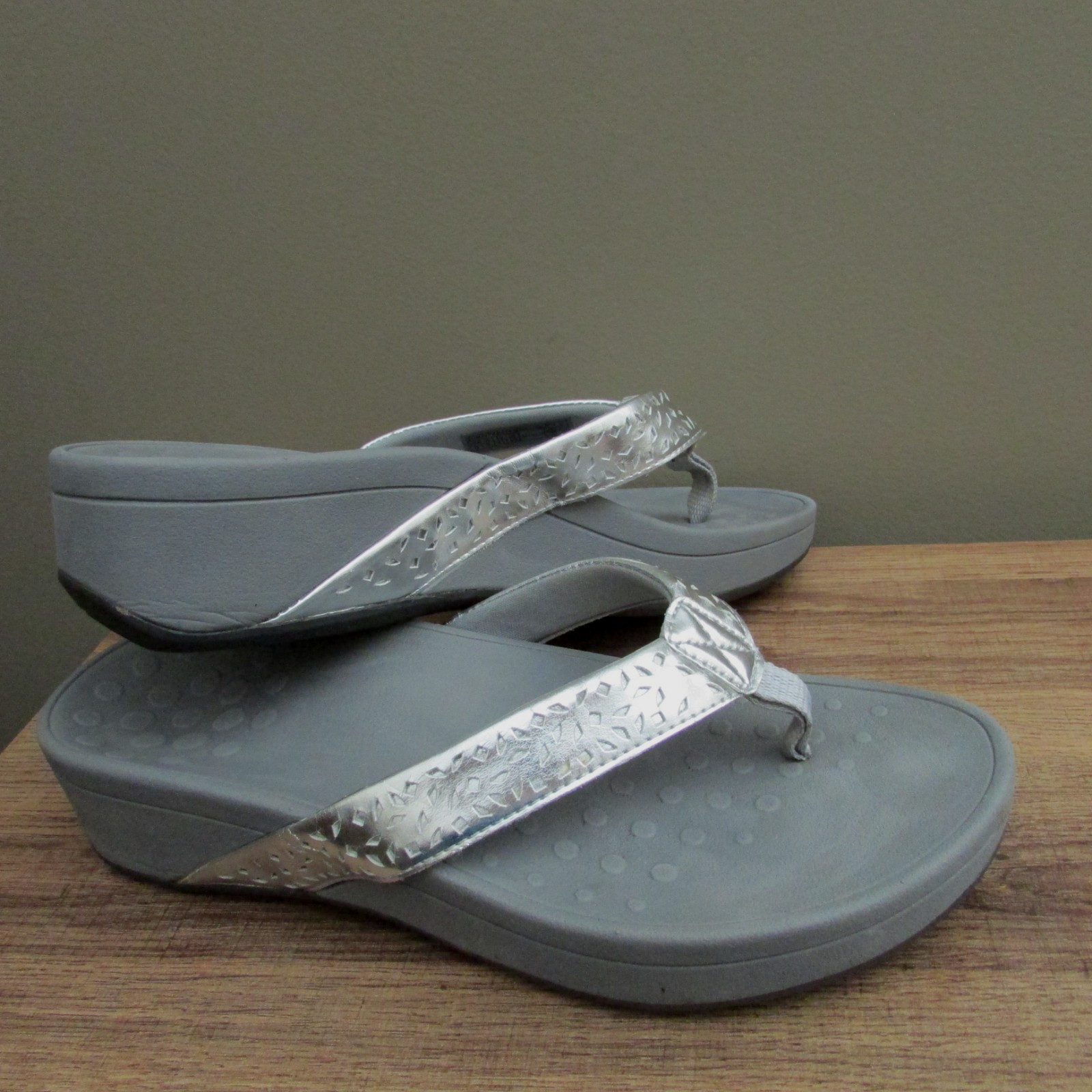 Vionic Zuma silver Platform Wedge Thong Flip Flop sandals Comfort-sz 9