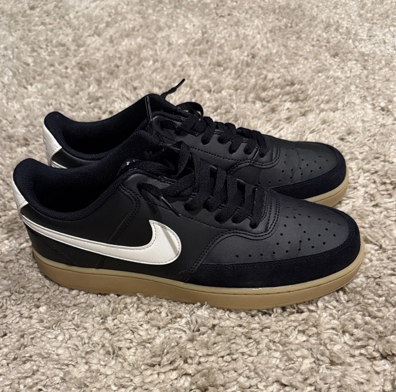 Nike Court Vision Low Black/White/Gum Low Top Lace-Up Sneakers Solid Pattern