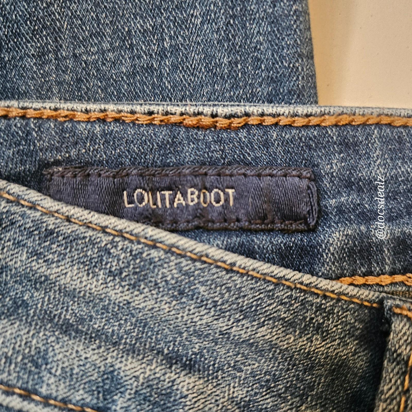 Lucky Brand Jeans Distressed Bootleg Women’s Size 2/26 R