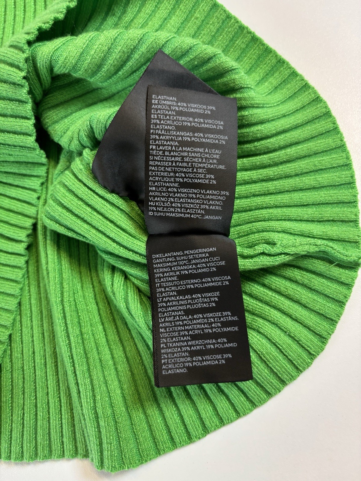 H&M Divided Green Ribbed Crop Tank Top Women’s Sz Medium Sleeveless Stretch Knit