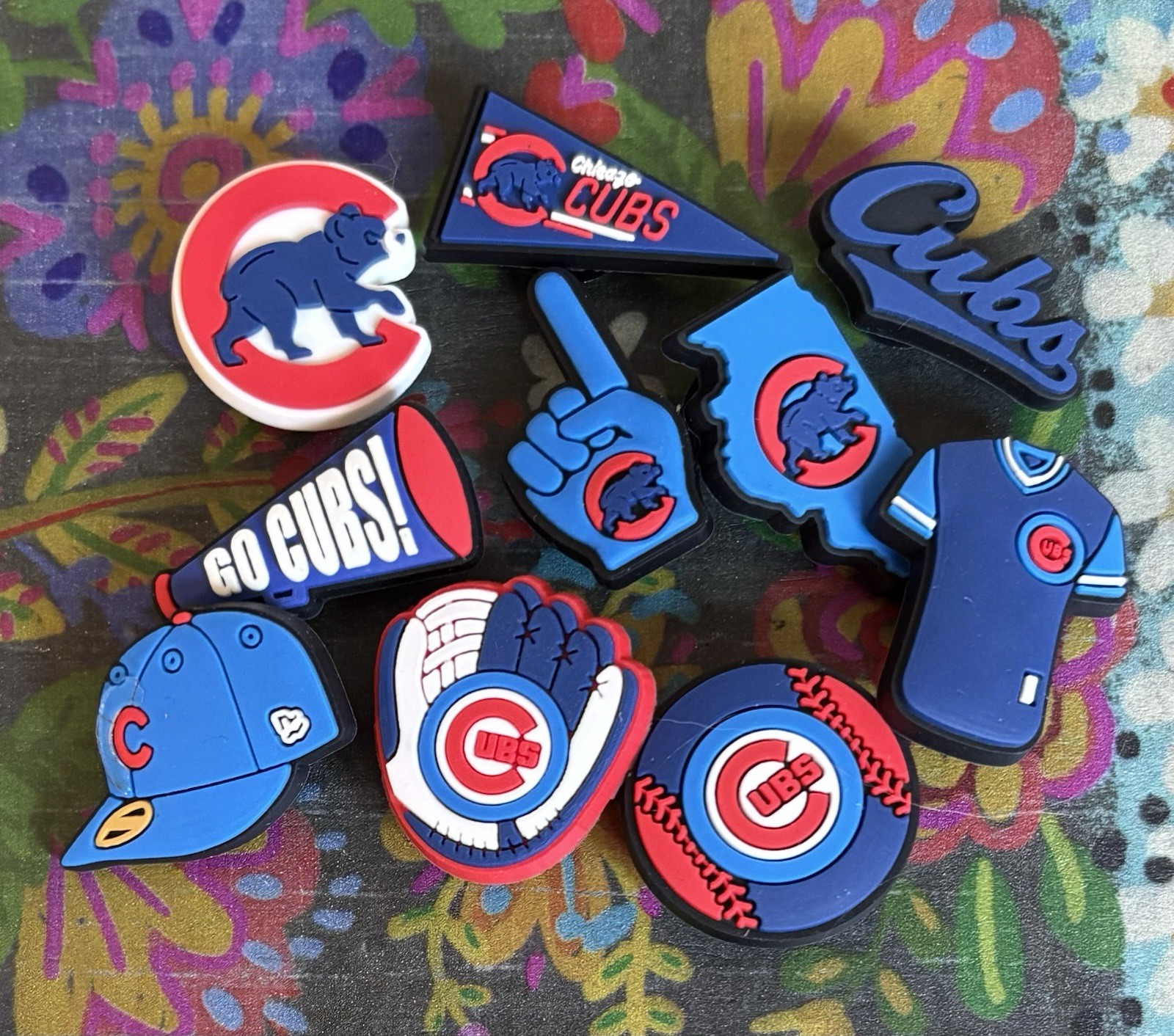 10 Piece CHICAGO Baseball Team Shoe Charms Clog Decorations PVC NEW