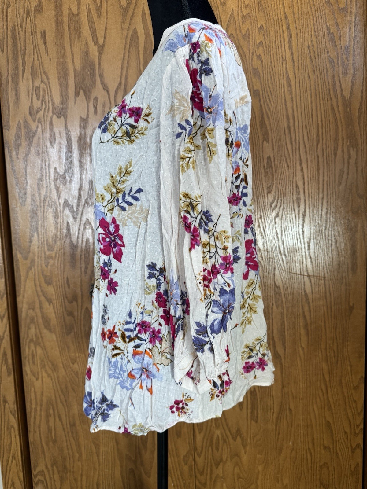 The Nines Womens Top Size 2X Cream Floral Lightweight Keyhole 3/4 Sleeve