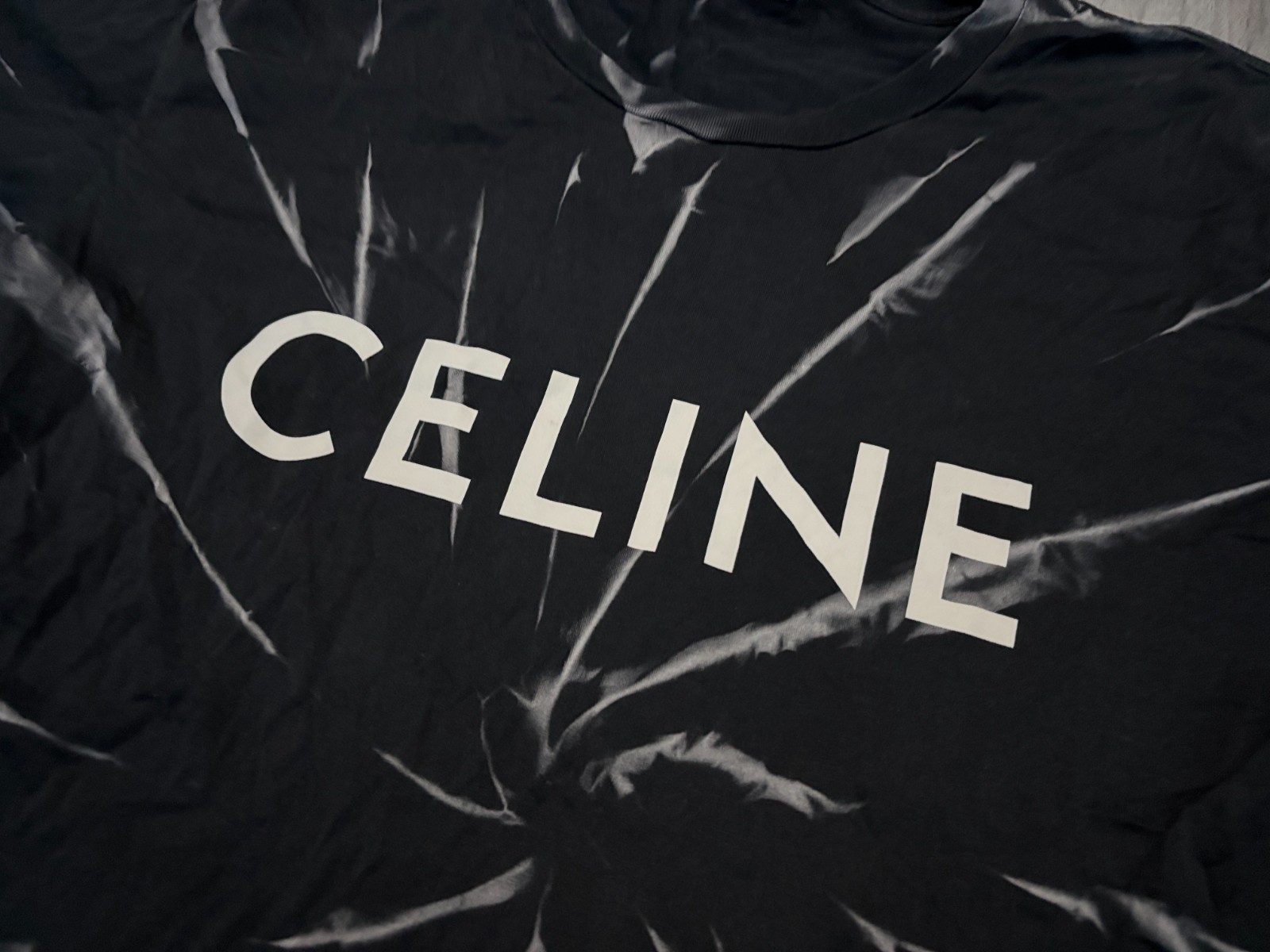 CELINE Homme Tie-Dye Logo Print T-Shirt Black White Cotton Jersey Size Small