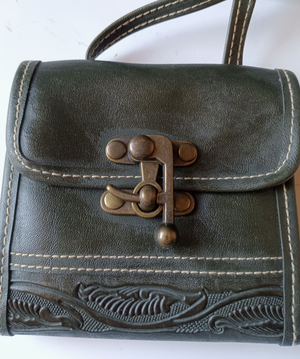 Crossbody Purse Small Wallet Green Credit Card Carrier Change Purse Lock Closure