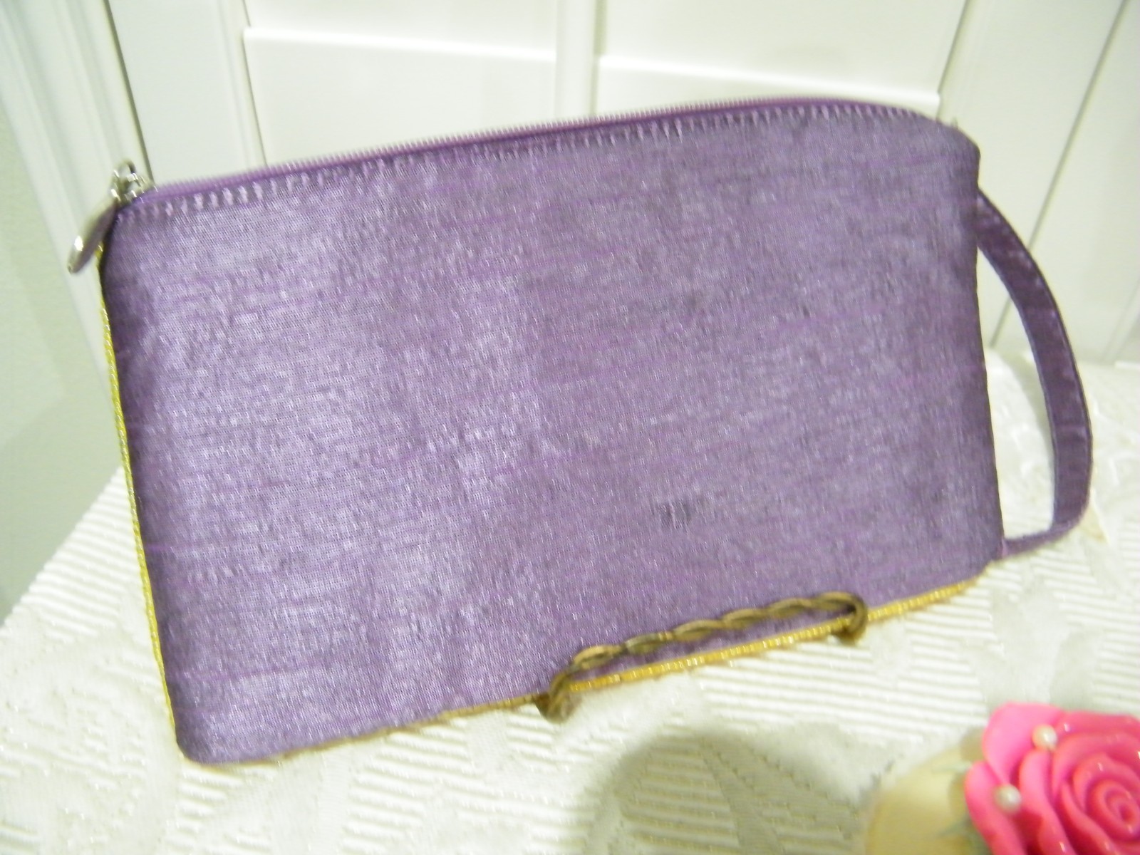 NEW BAMBOO TRADING CO. RAINBOW SEEDBEADS SILK FABRIC WRISTLET, LINED 8″X5″