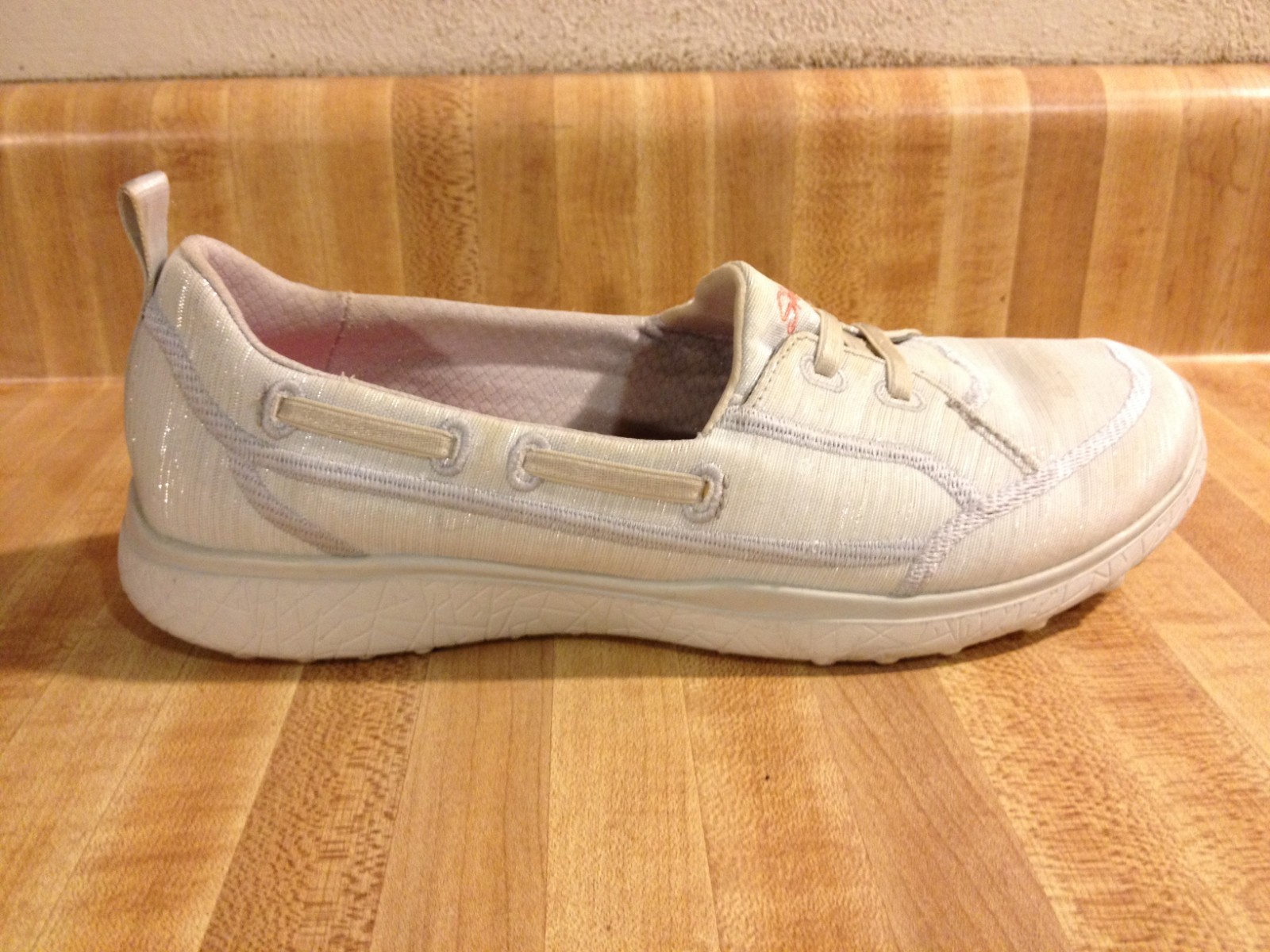 Skechers Womens 6M Microburst Topnotch Gray Low Top Slip On Boat Sneakers