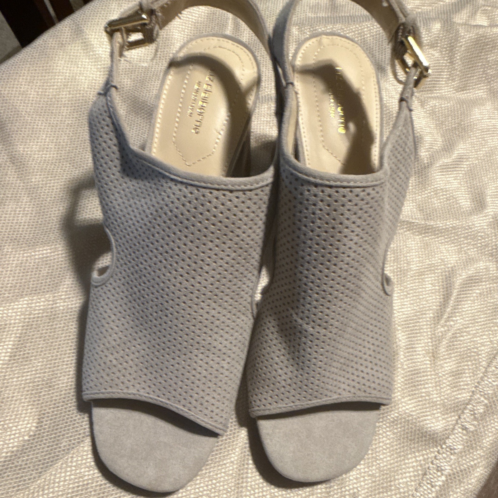 Liz Claiborne Gray Suede Slingback Sandals Buckle Accent Solid Women’s US 11