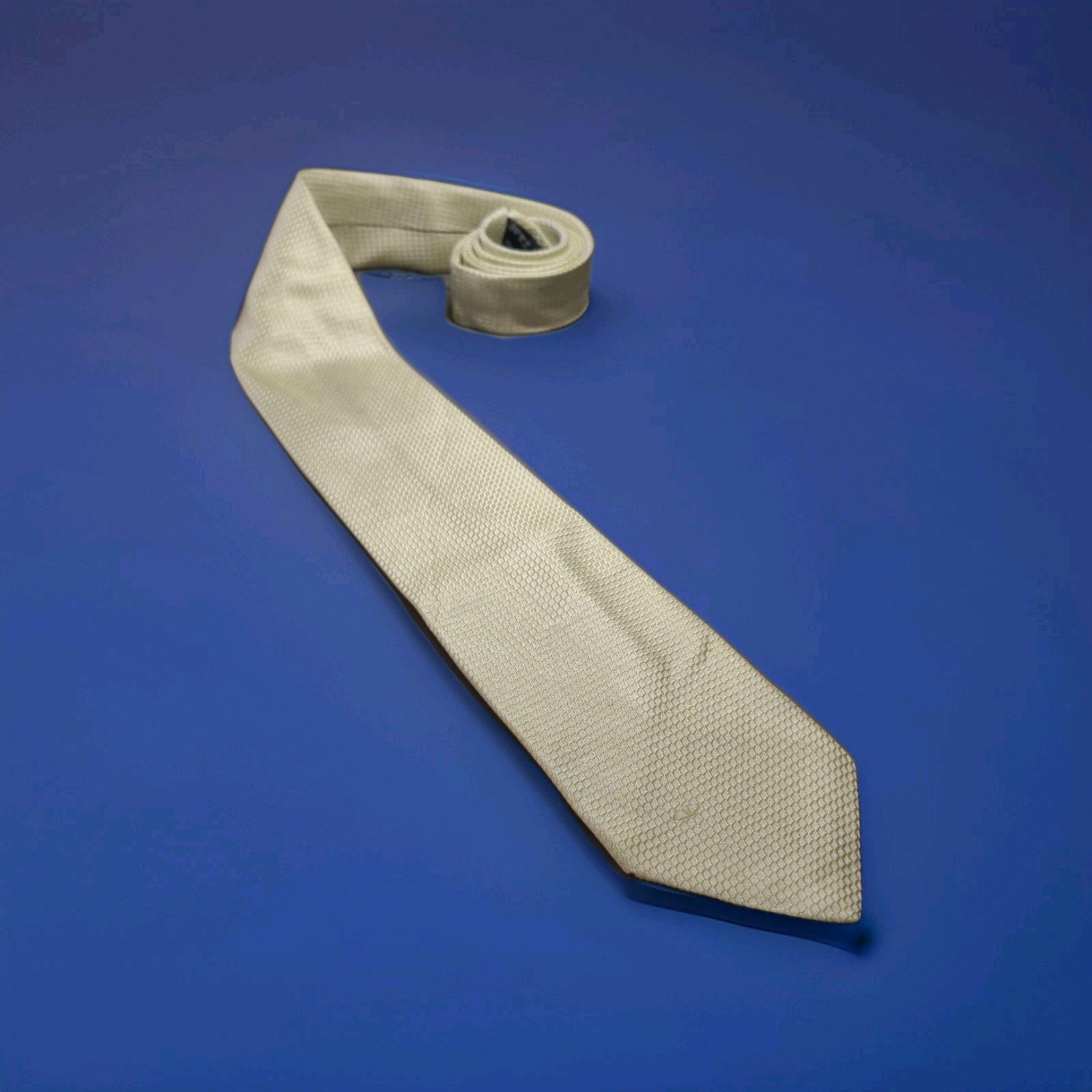 Valentino – Solid Yellow Honeycomb Silk Tie Made in Italy