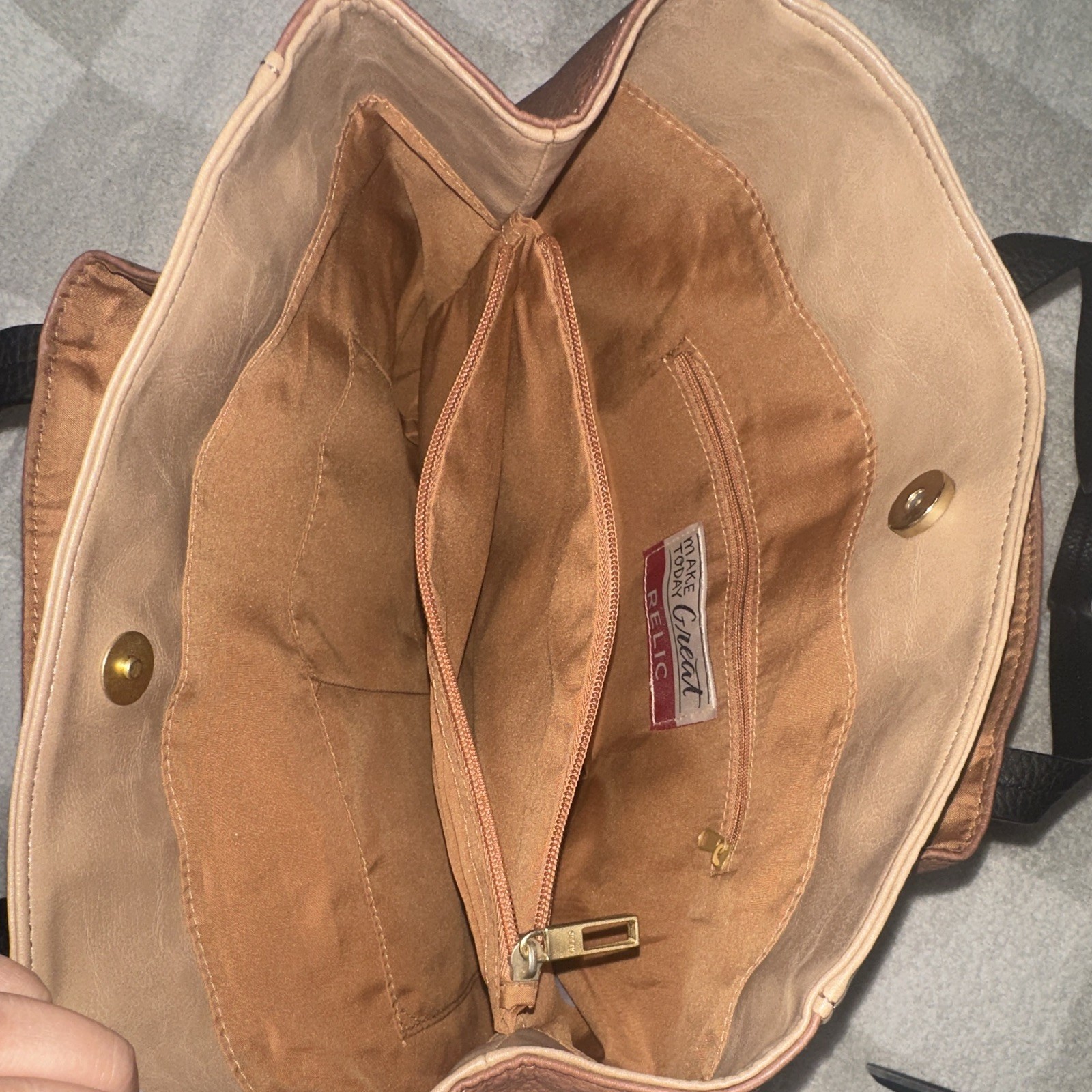 Relic Colorblock Pebbled Tote Bag Zip/Magnetic Close Inner Pockets Brown